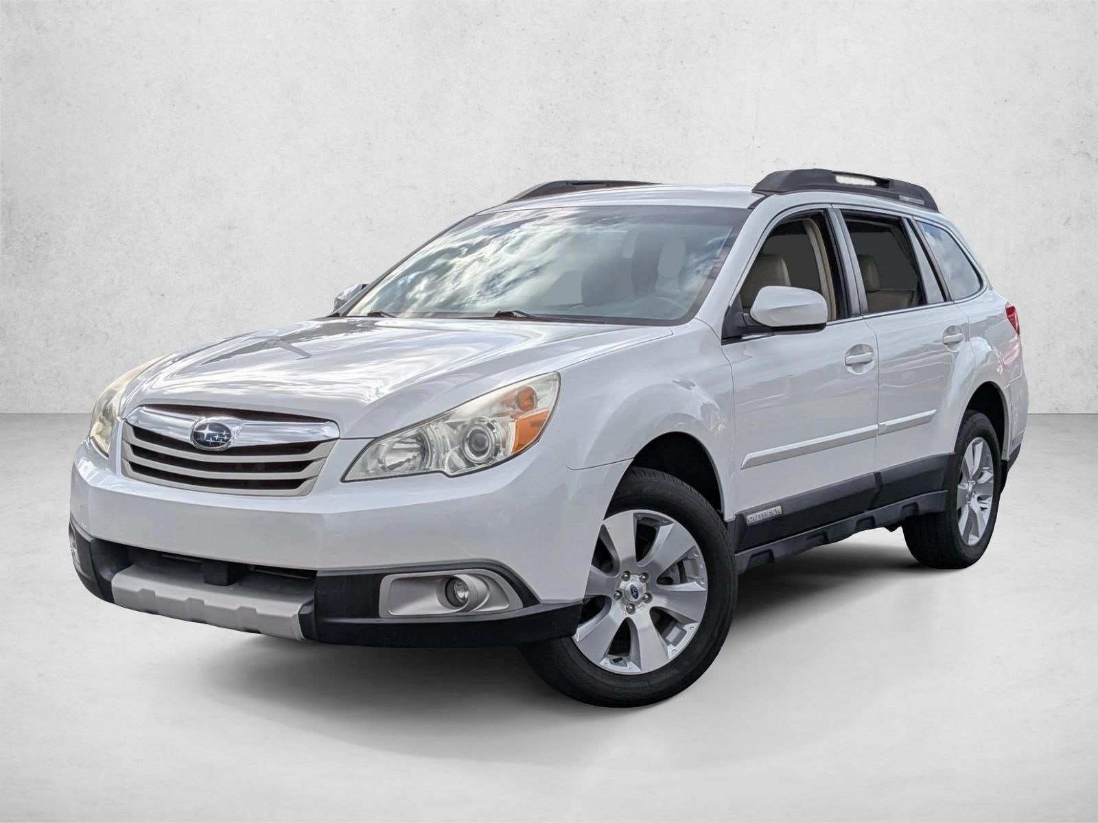 2012 Subaru Outback Limited's photo