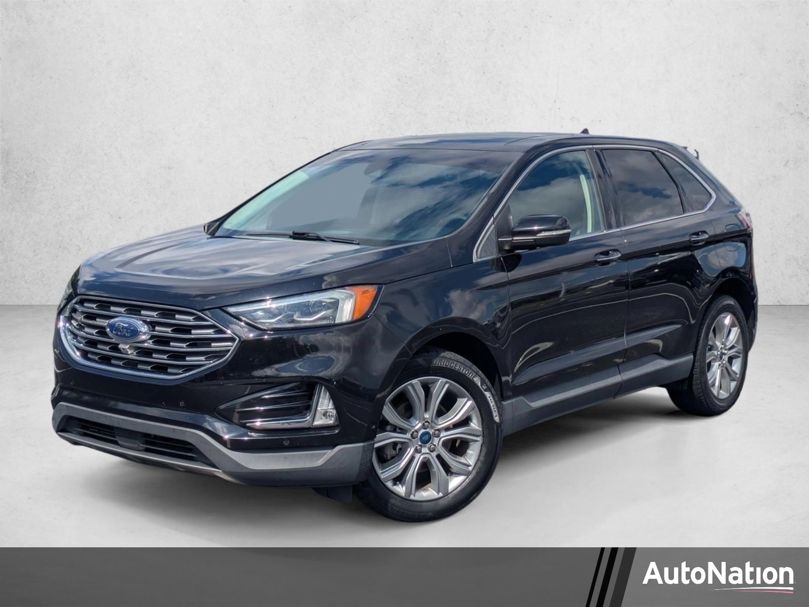 2019 Ford Edge Titanium's photo