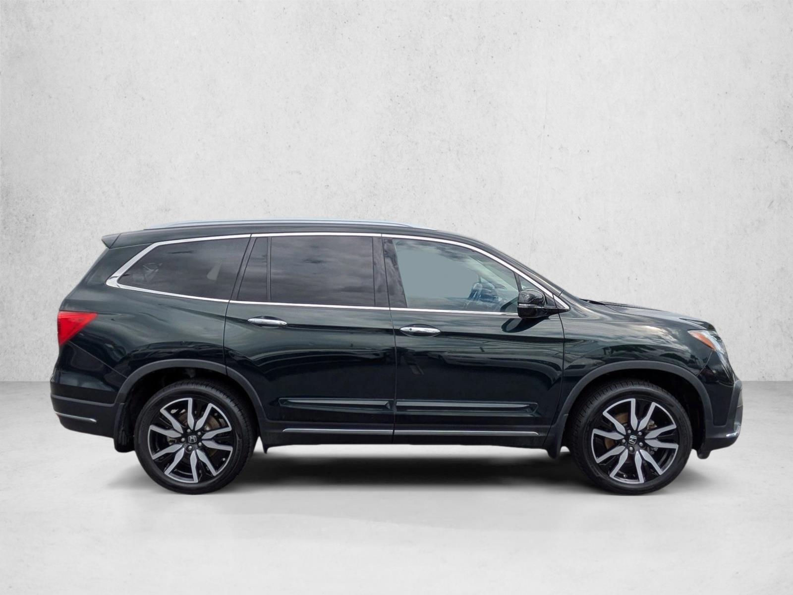 2021 Honda Pilot Touring photo 3