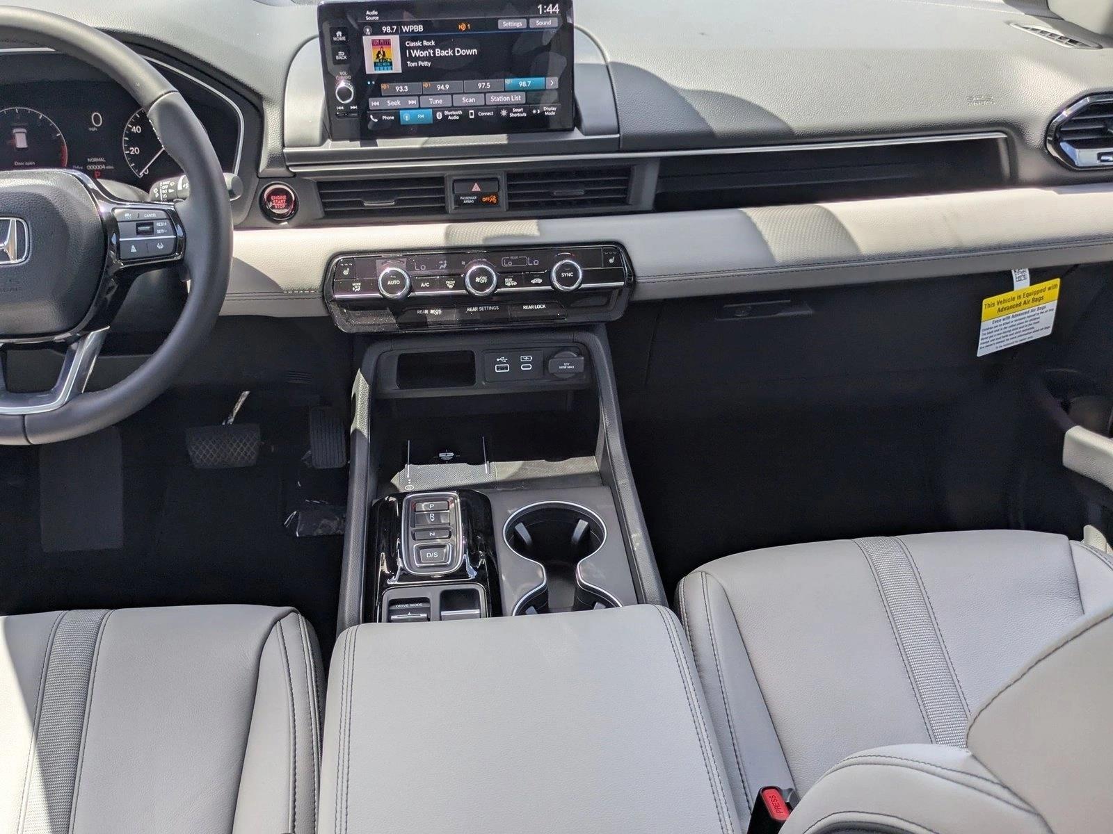 2025 Honda Pilot EX-L - Photo 13