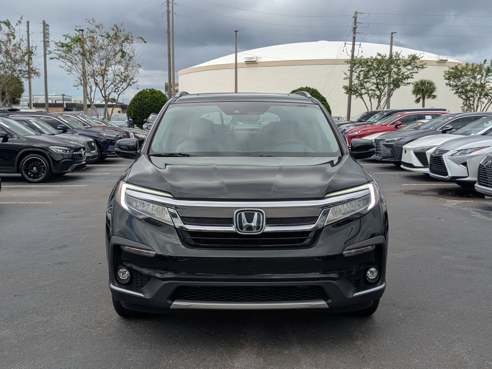 2021 Honda Pilot Touring photo 2