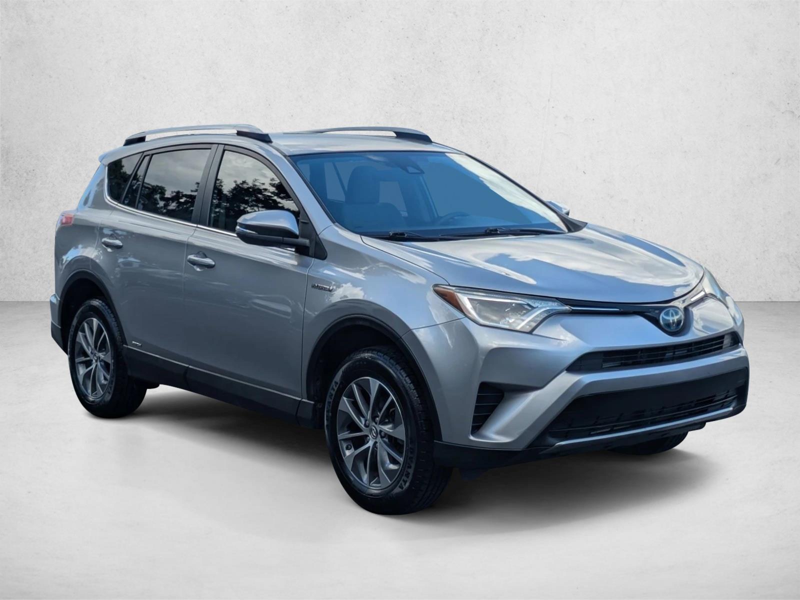 2018 Toyota RAV4 Hybrid LE photo 2