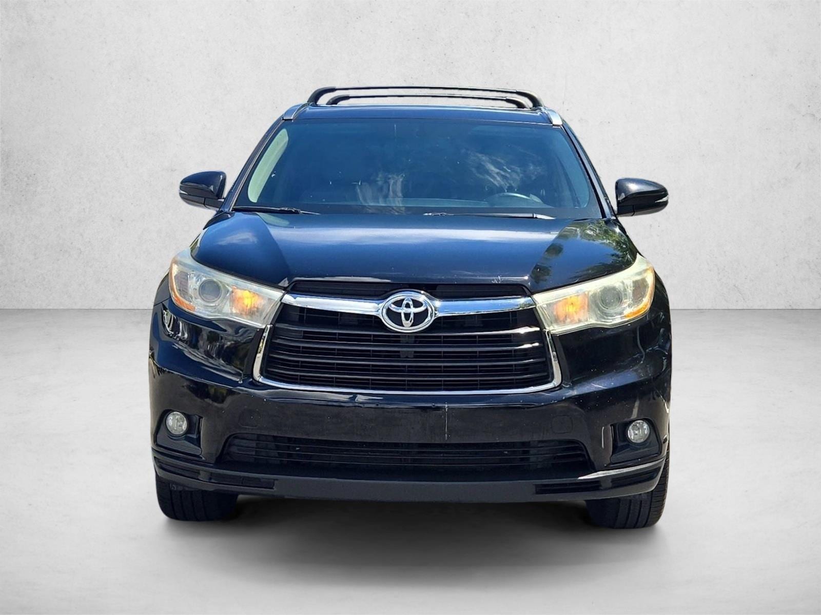 Used 2014 Toyota Highlander XLE with VIN 5TDJKRFHXES027565 for sale in Largo, FL