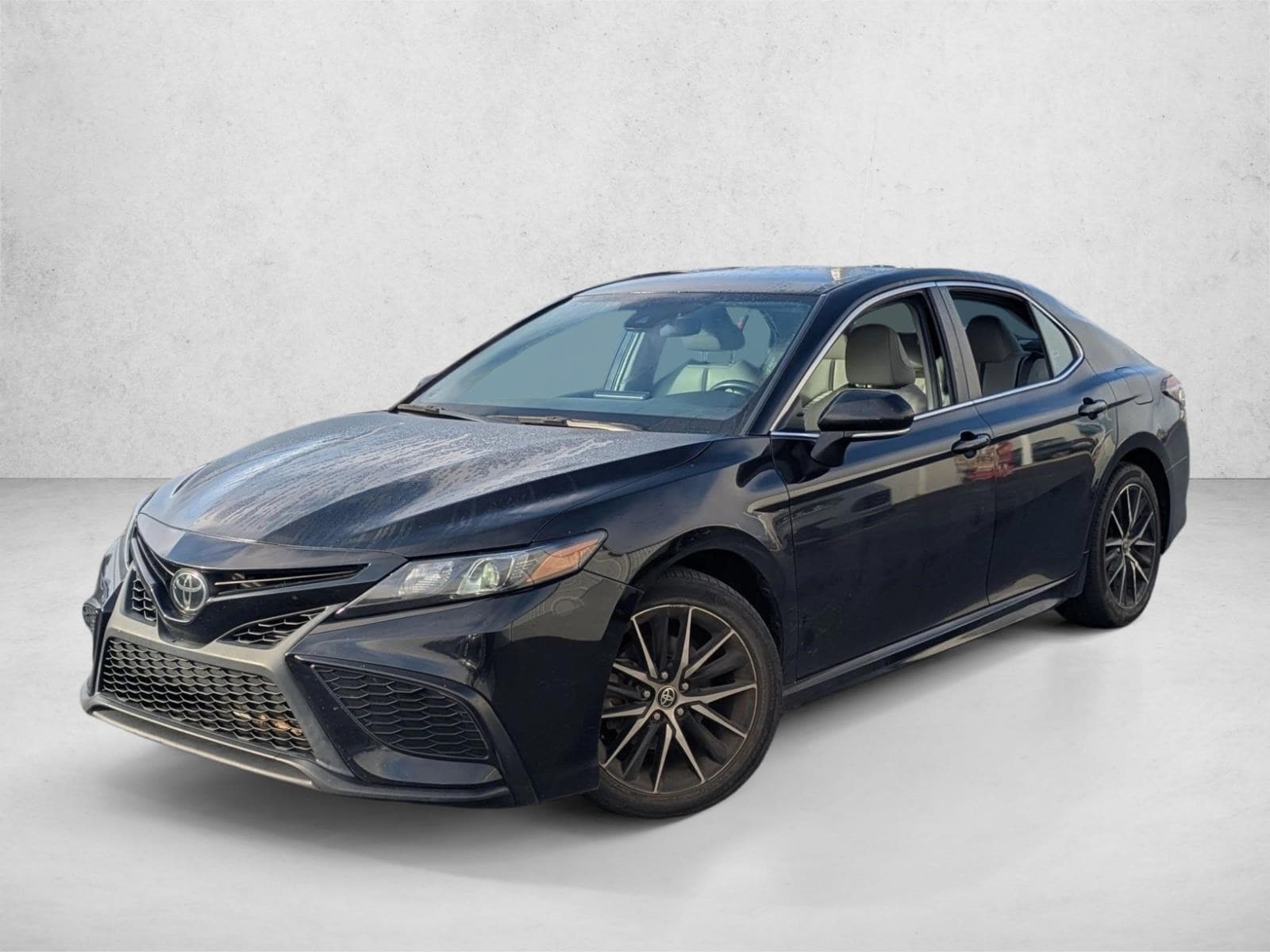2023 Toyota Camry SE's photo