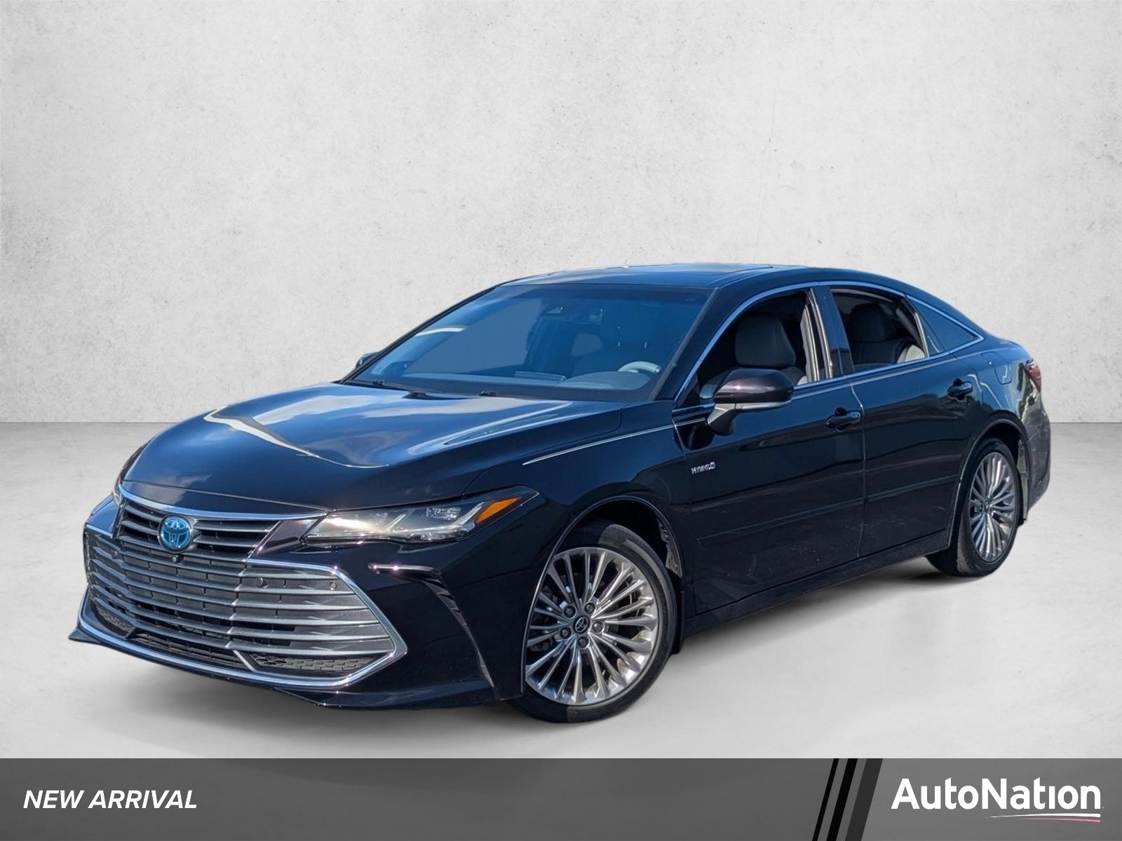 2020 Toyota Avalon Limited Hybrid's photo