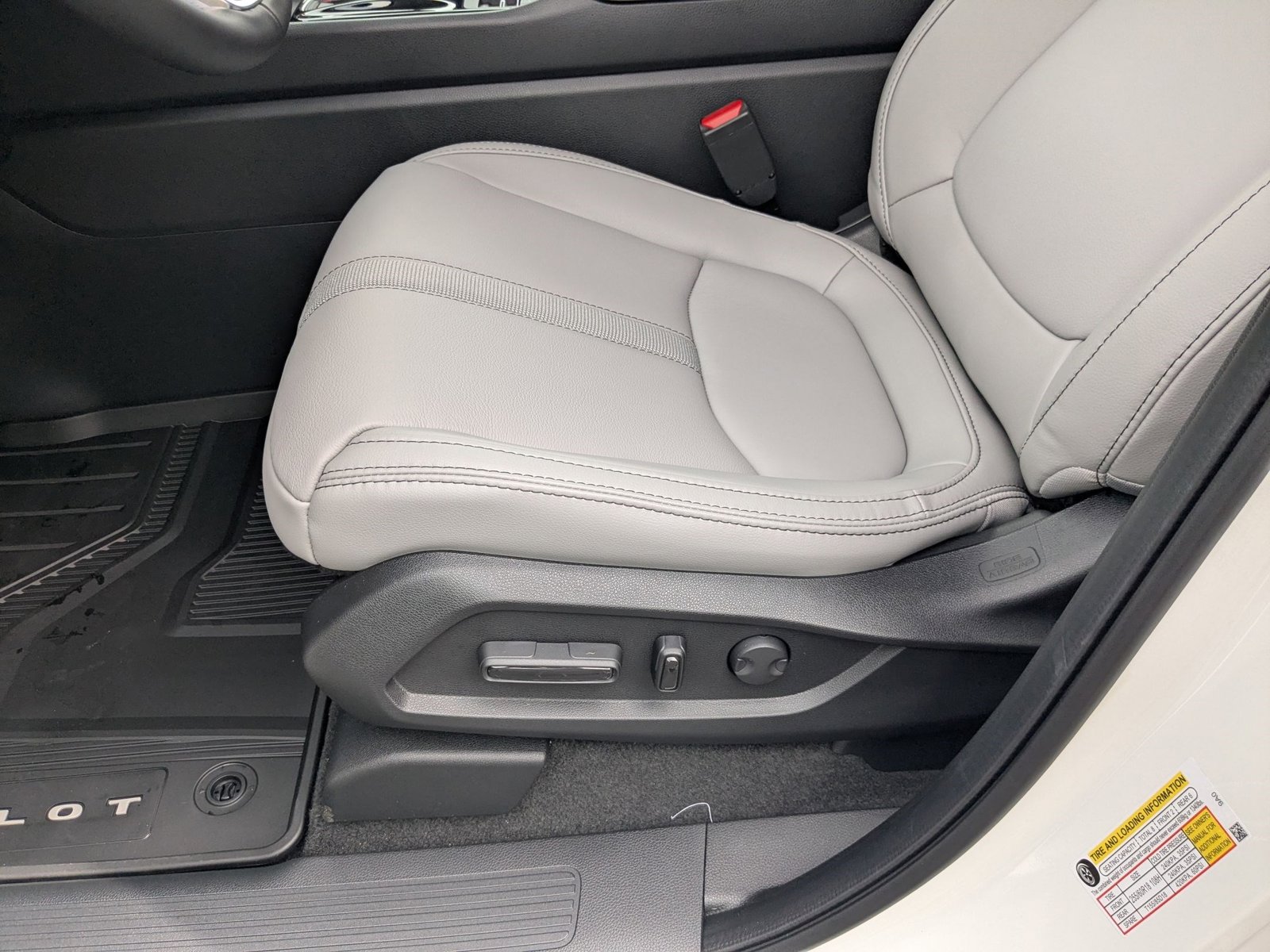 2025 Honda Pilot EX-L photo 4