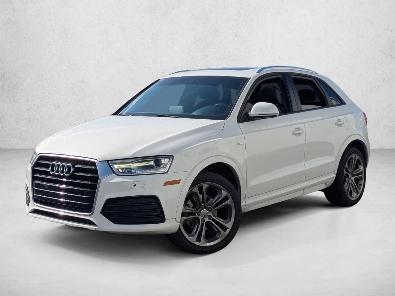 2018 Audi Q3 S Line Premium's photo