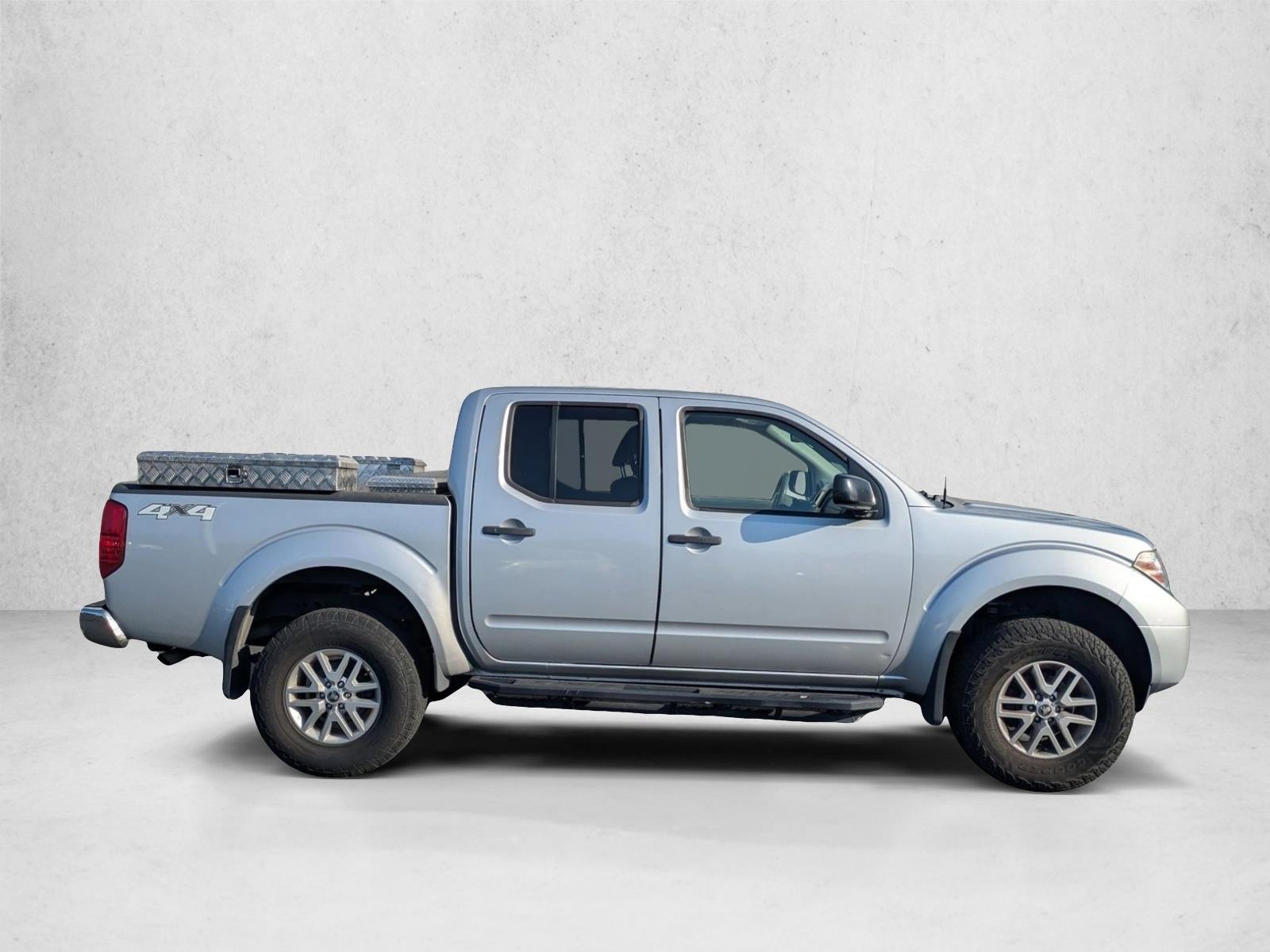 2019 Nissan Frontier Crew Cab SV photo 4
