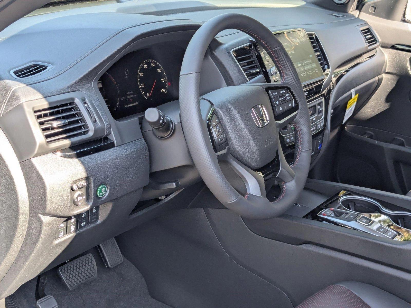 2025 Honda Ridgeline Black Edition photo 3