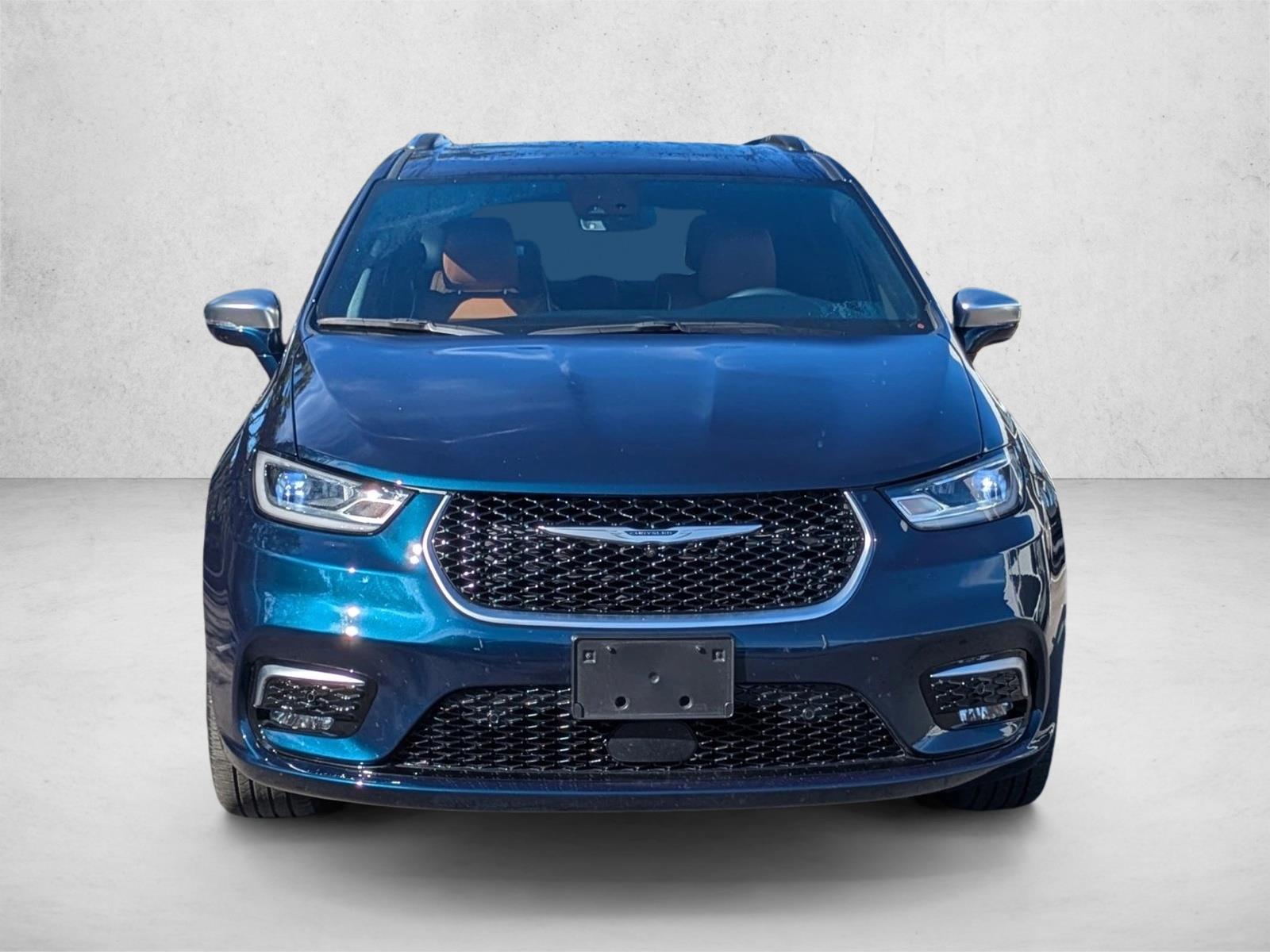 2024 Chrysler Pacifica Pinnacle photo 2