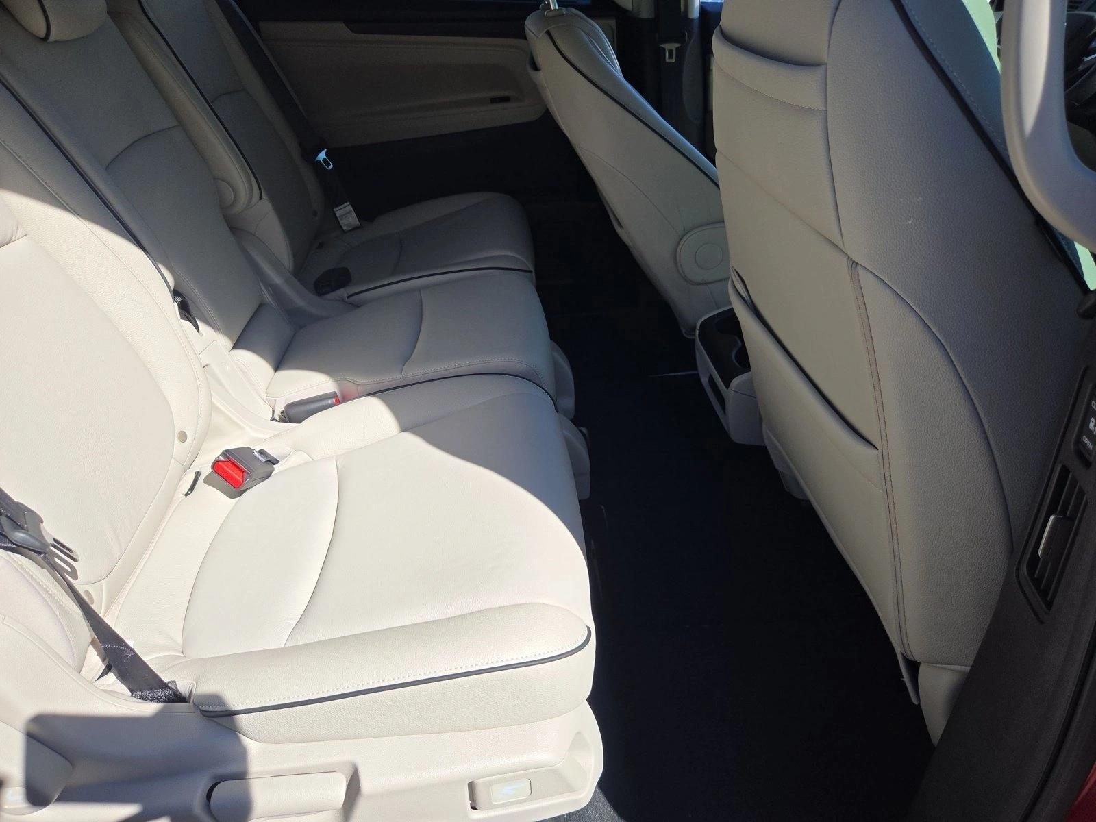 2026 Honda Odyssey Touring - Photo 18