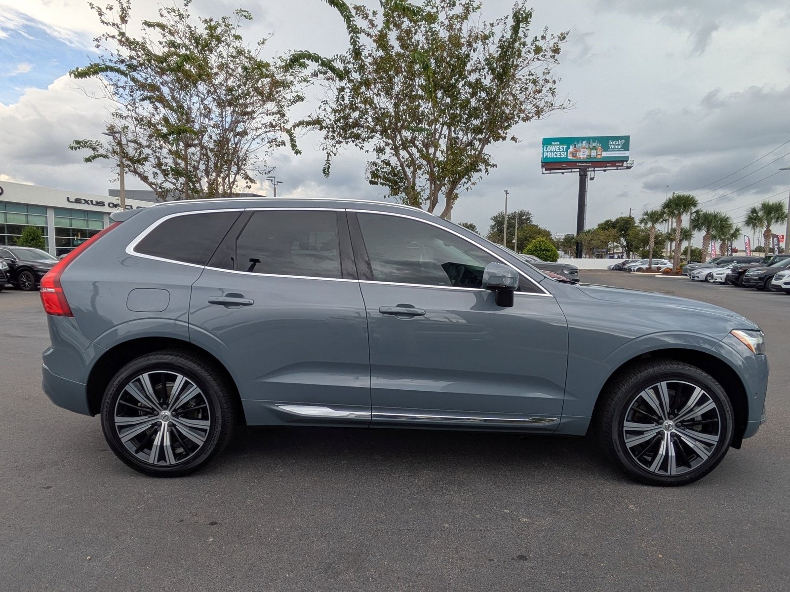 2022 Volvo XC60 Inscription photo 4
