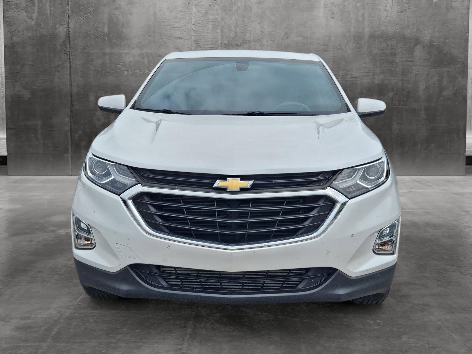 Used 2018 Chevrolet Equinox LT with VIN 2GNAXJEV5J6283098 for sale in Clearwater, FL