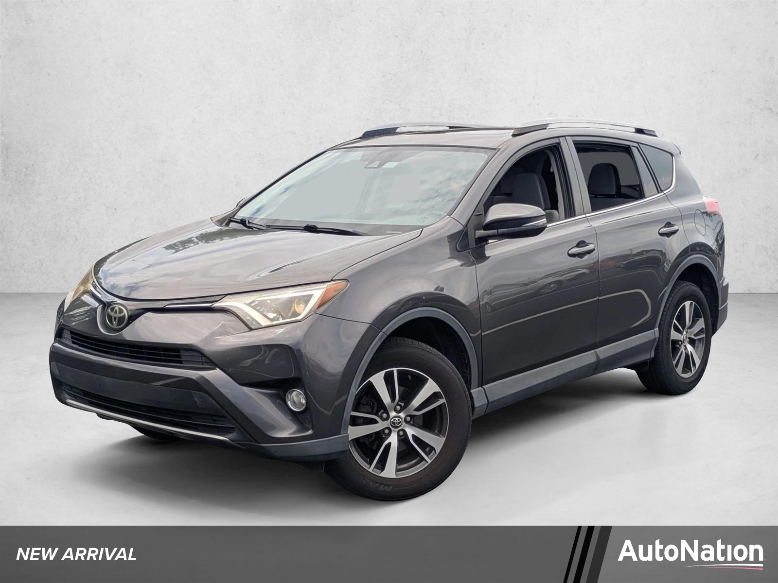 2017 Toyota RAV4 XLE's photo