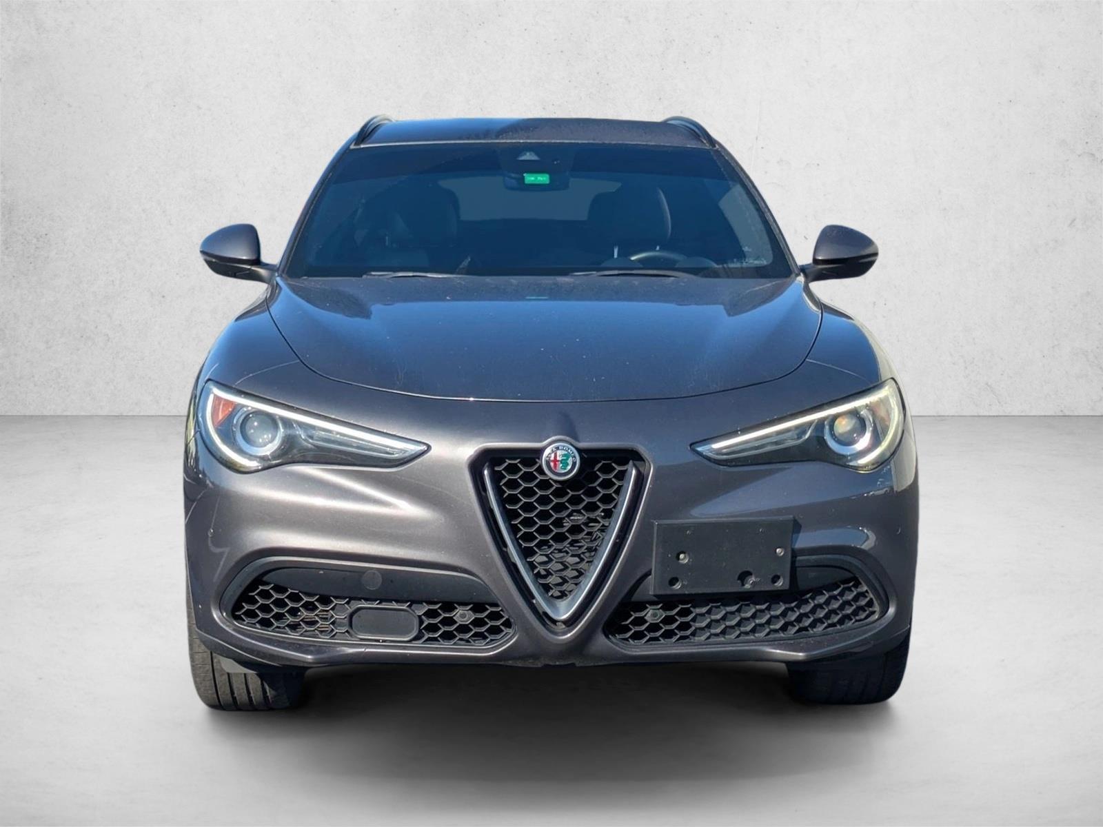 2018 Alfa Romeo Stelvio Ti photo 2