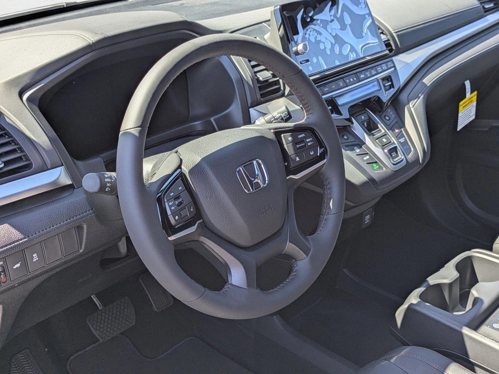 2026 Honda Odyssey photo 3