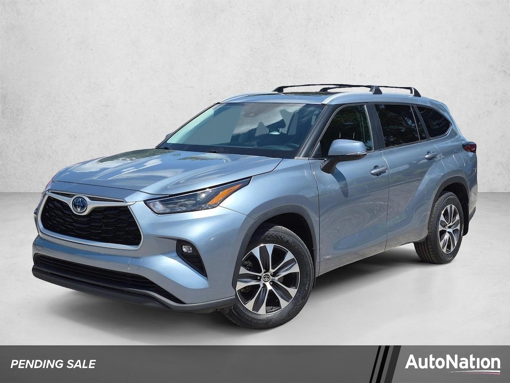 Used 2023 Toyota Highlander Hybrid XLE SUV