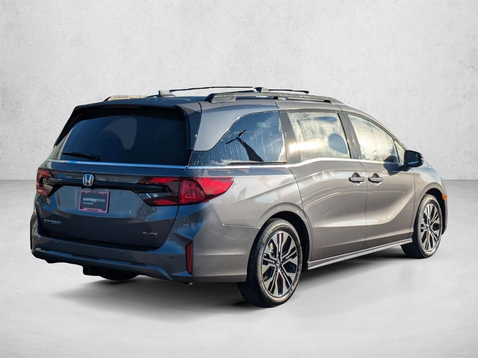 2026 Honda Odyssey Elite photo 2