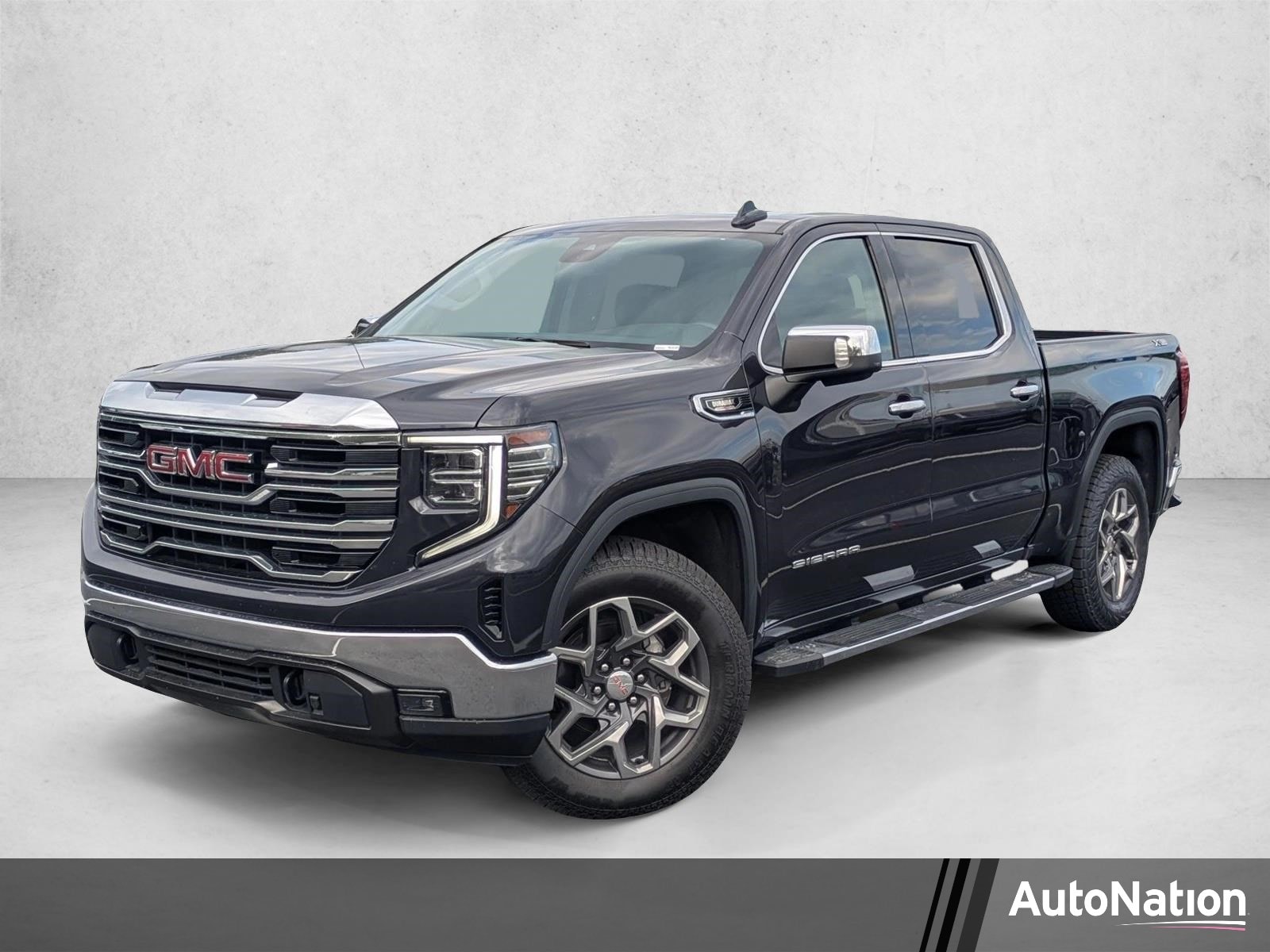 2023 GMC Sierra 4WD Crew Cab Short Box SLT's photo