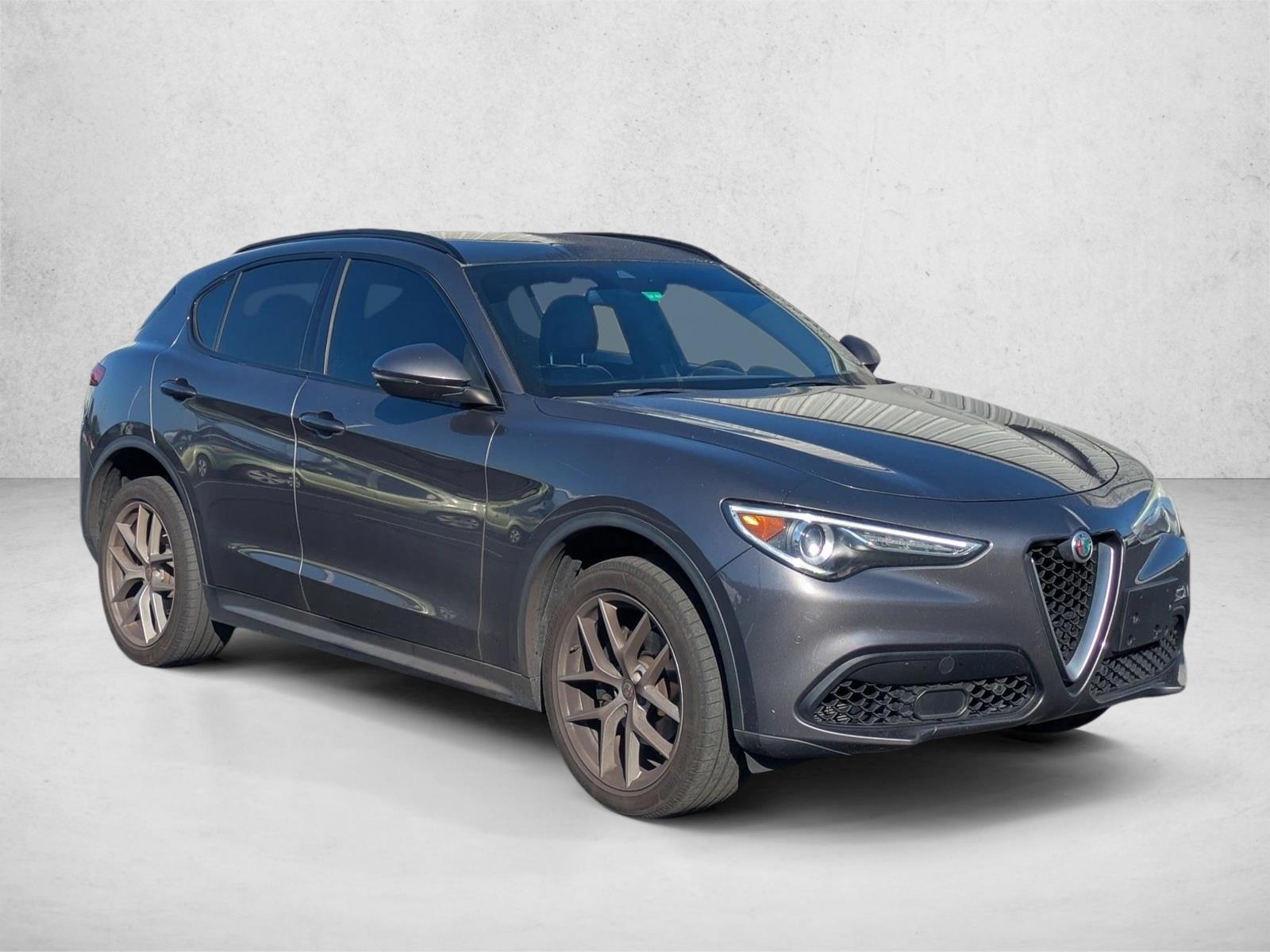 2018 Alfa Romeo Stelvio Ti photo 3