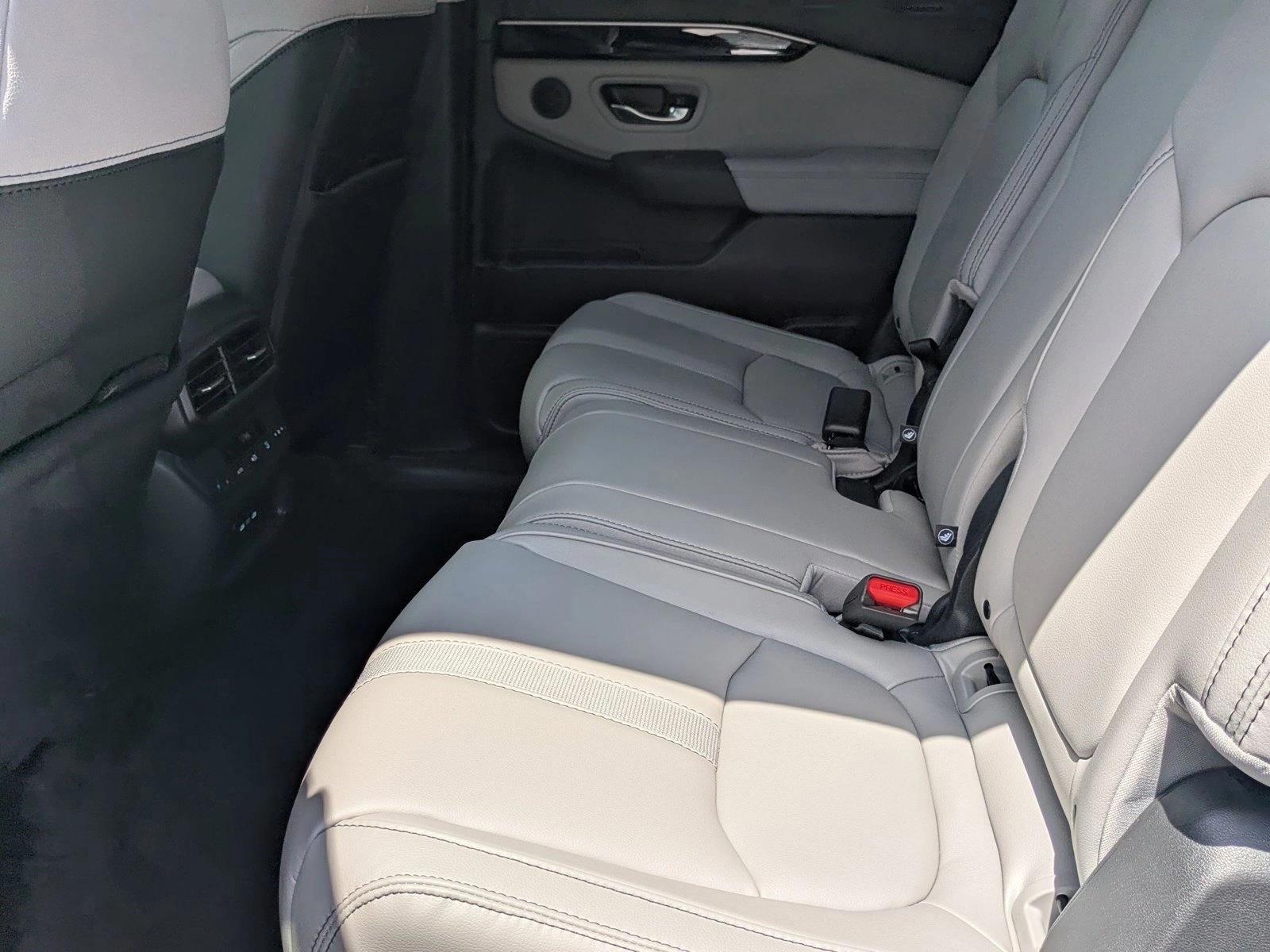 2025 Honda Pilot EX-L - Photo 14