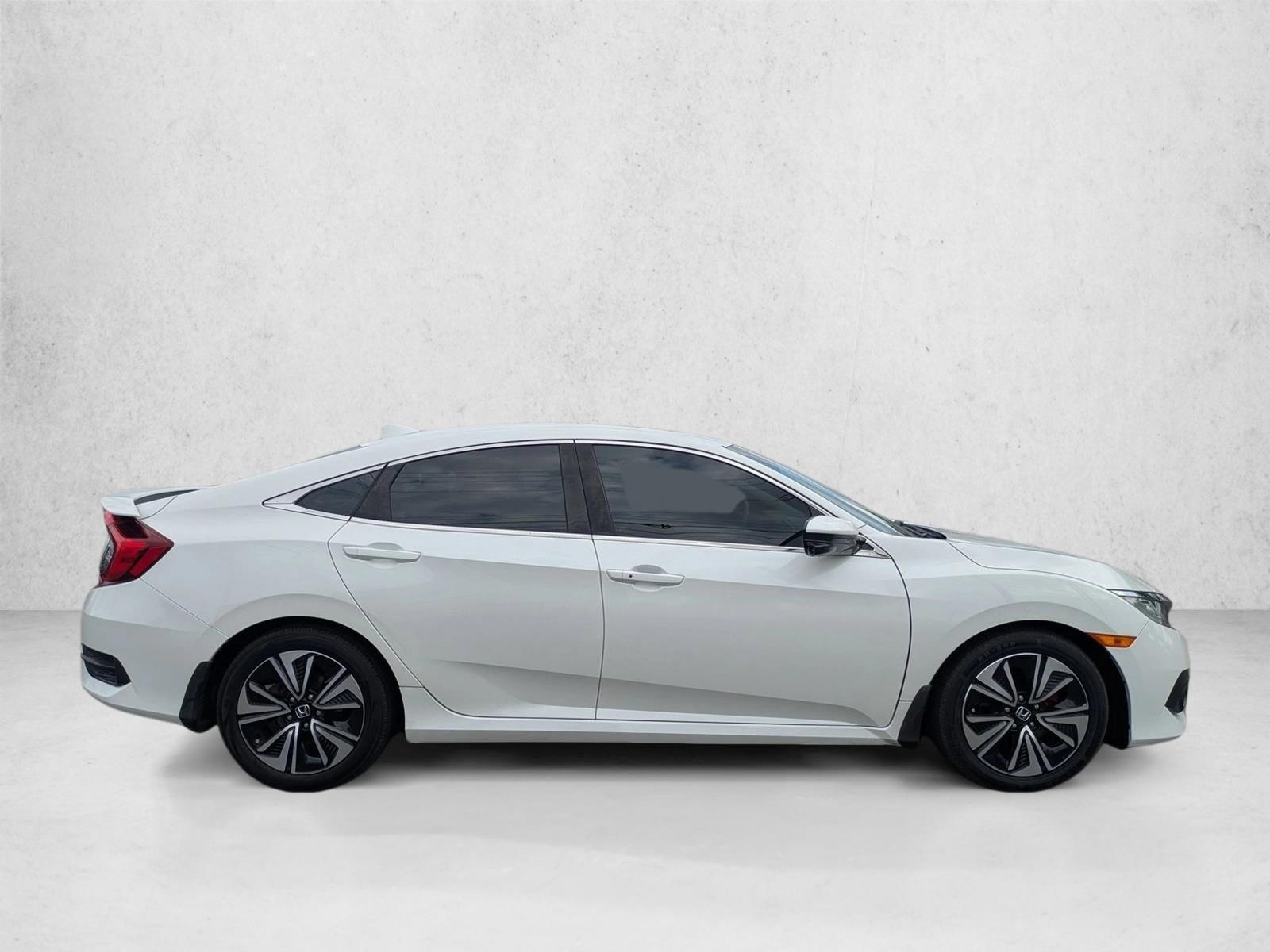 2018 Honda Civic EX-L photo 4