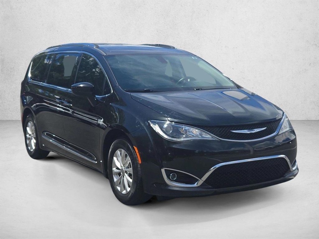Used 2018 Chrysler Pacifica Touring L Van