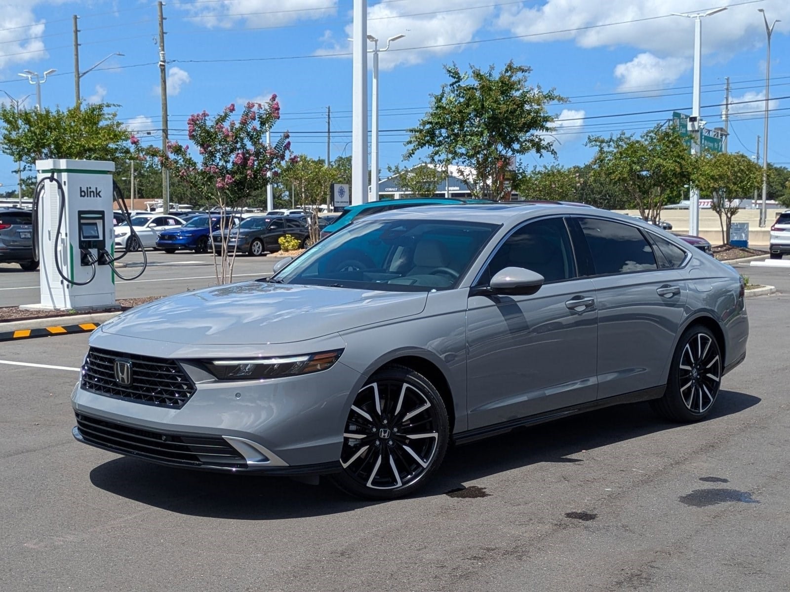 2025 Honda Accord Hybrid Touring's photo