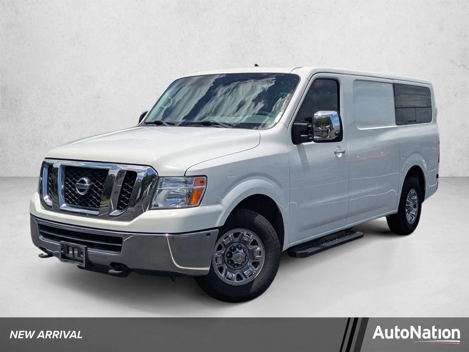 2017 Nissan NV 3500 Standard Roof SL V8's photo