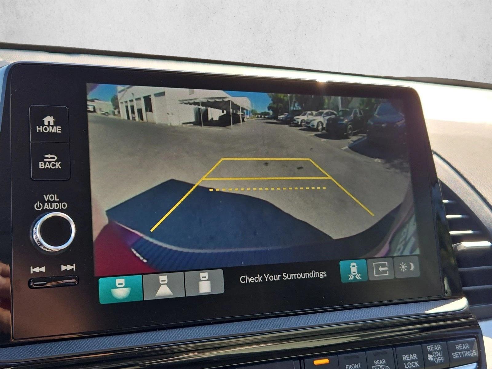 2026 Honda Odyssey Touring - Photo 12