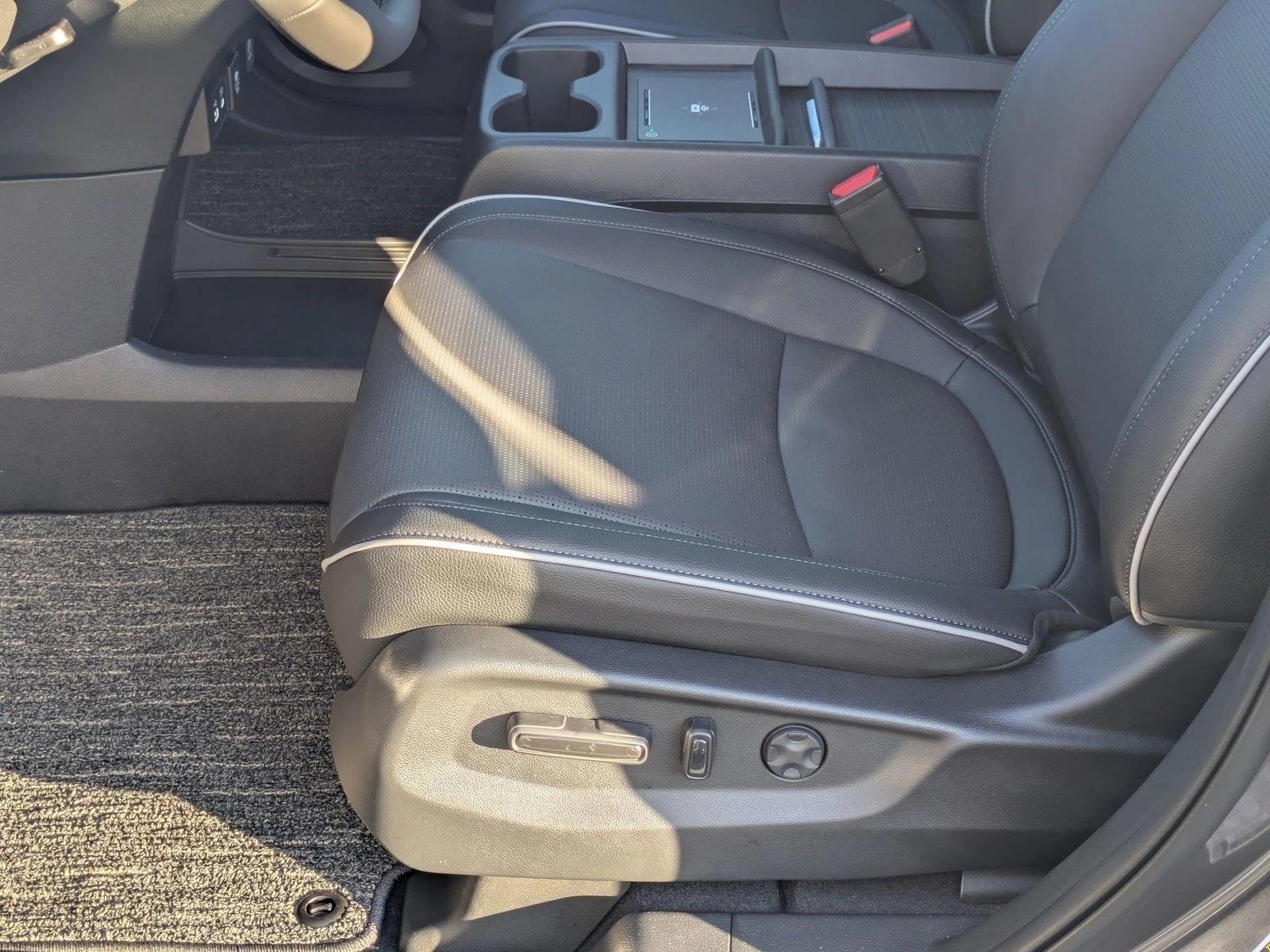 2026 Honda Odyssey Elite photo 4