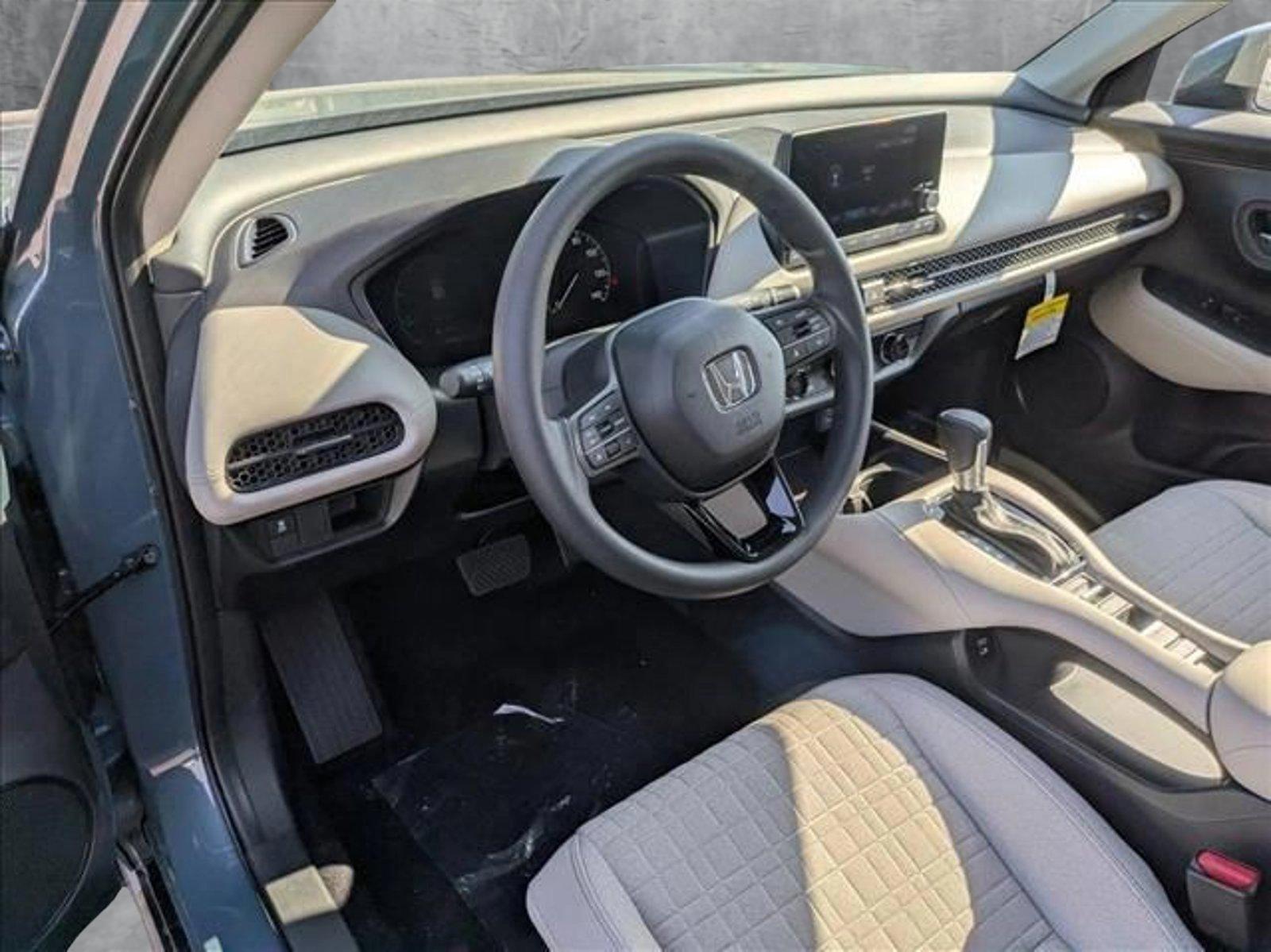 2025 Honda HR-V LX photo 2