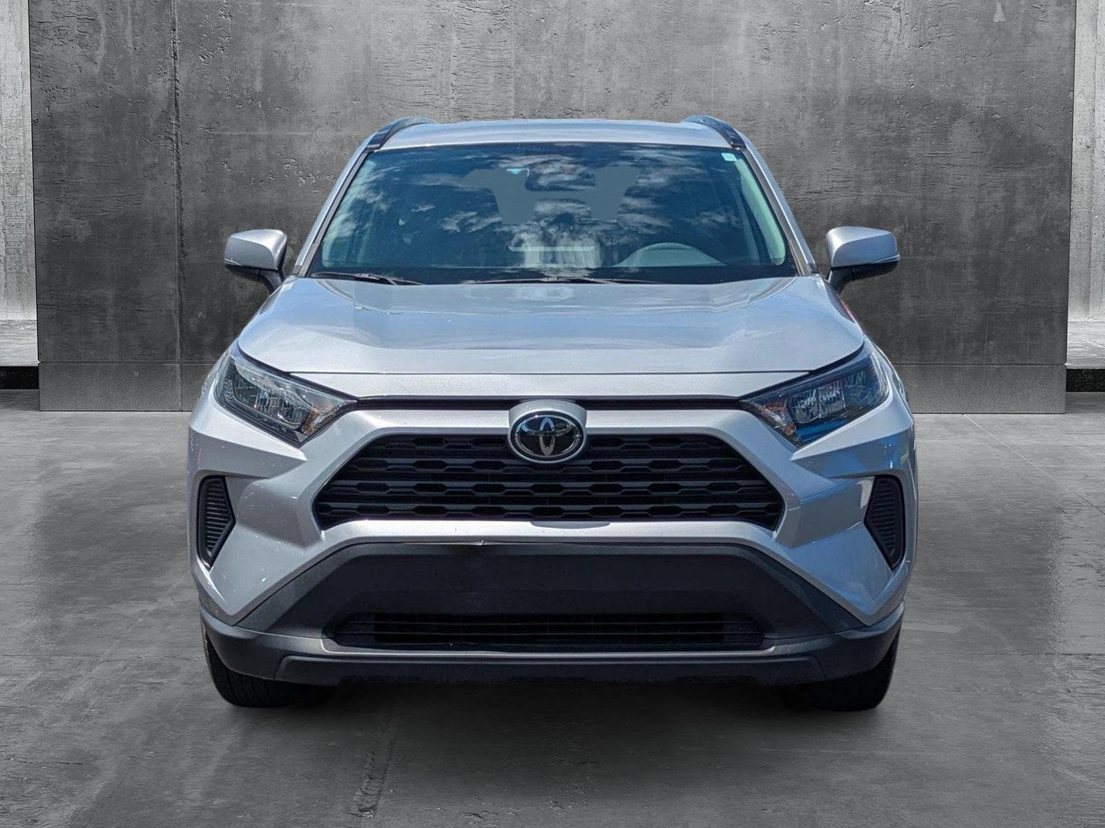 Used 2019 Toyota RAV4 LE with VIN 2T3K1RFV1KW055861 for sale in Clearwater, FL
