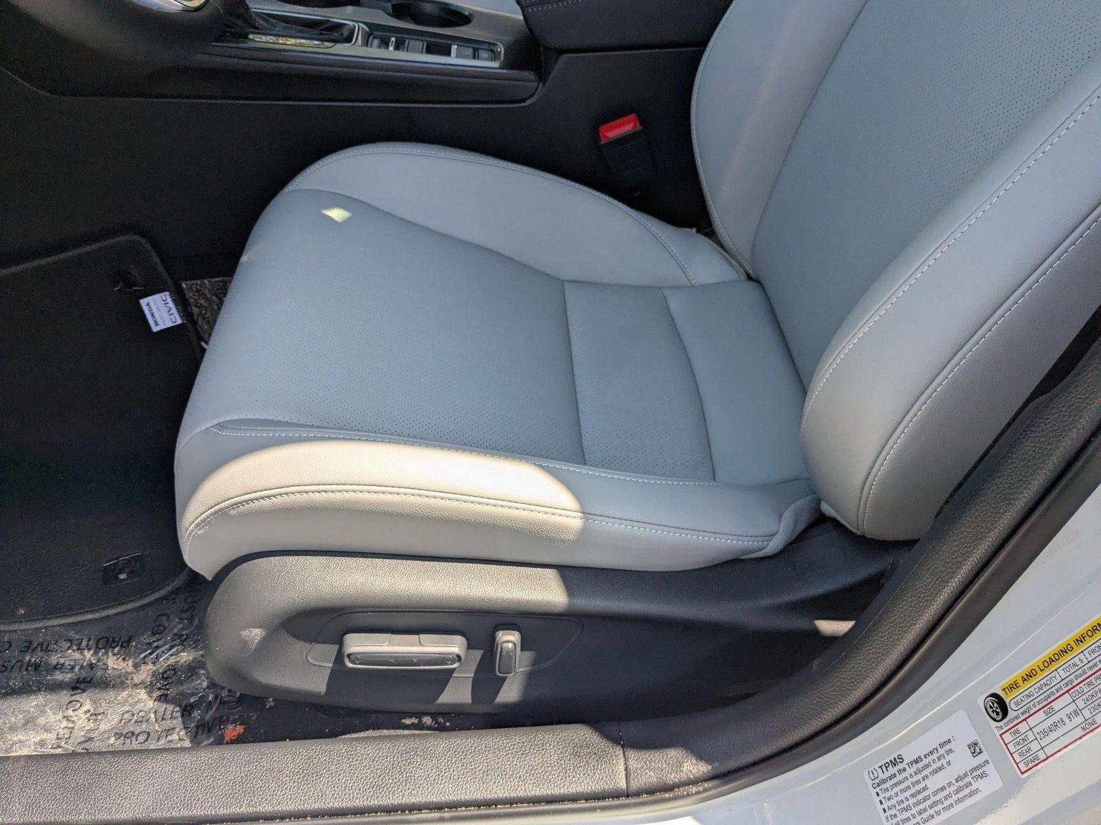 2025 Honda Civic Hybrid Sport Touring photo 3