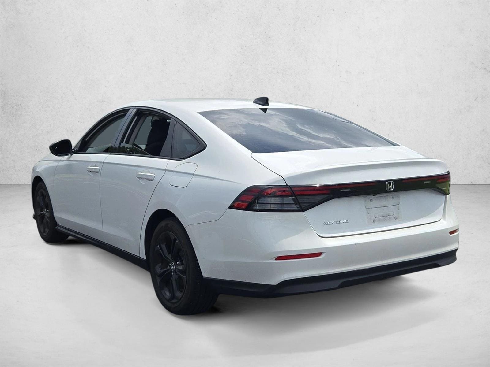 2025 Honda Accord SE - Photo 4