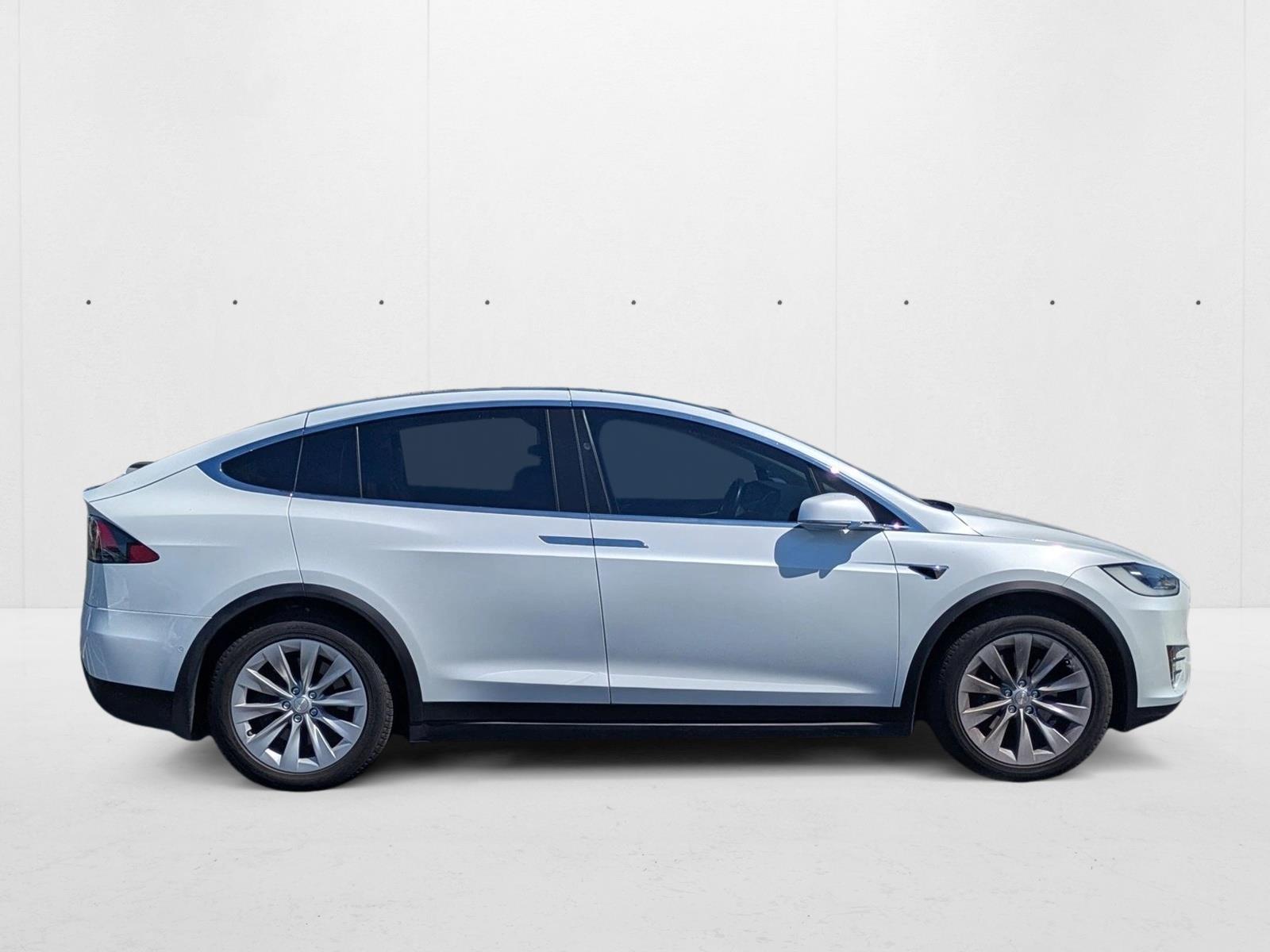 2018 Tesla Model X 75D photo 4