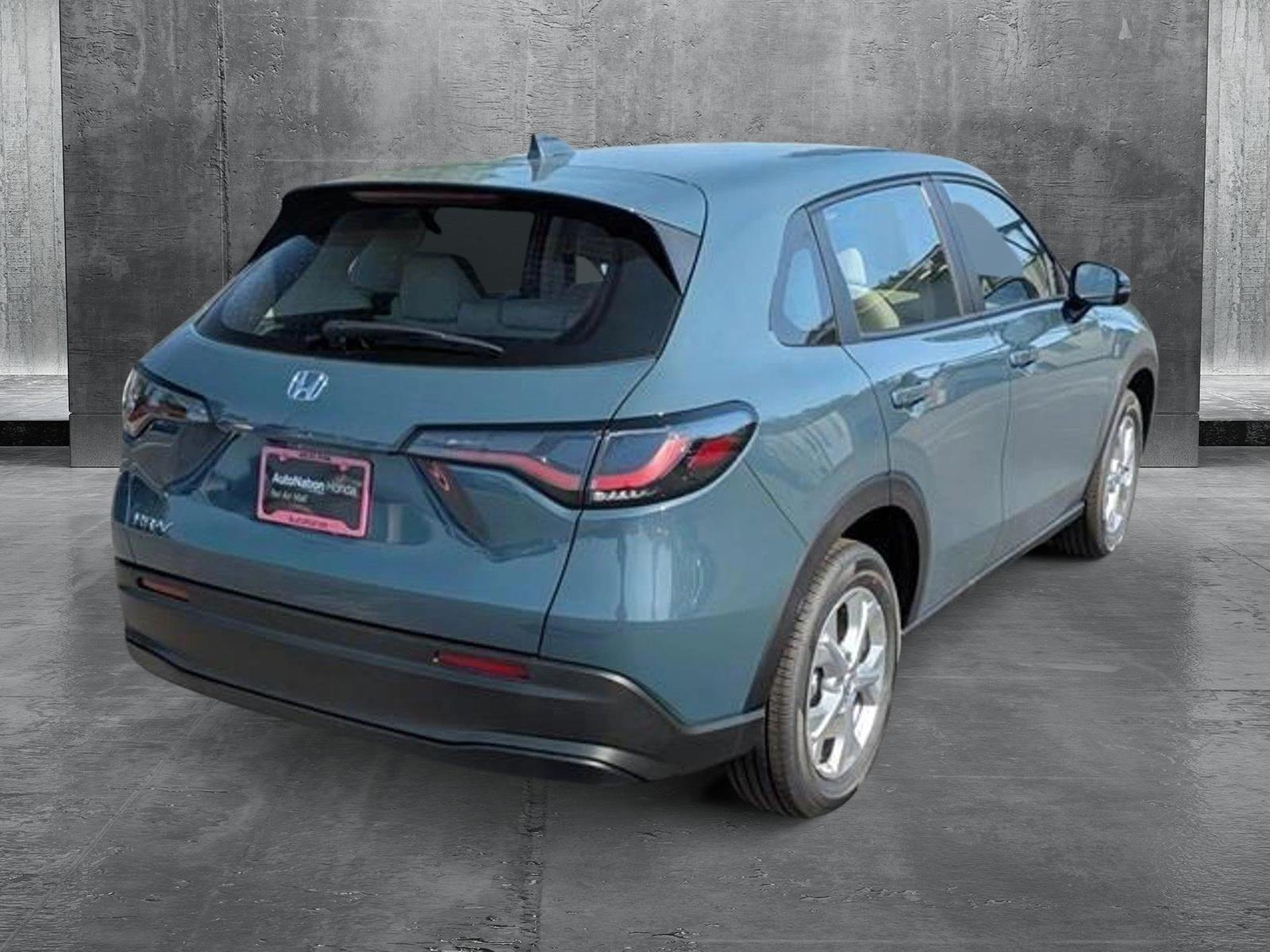 2025 Honda HR-V LX photo 4