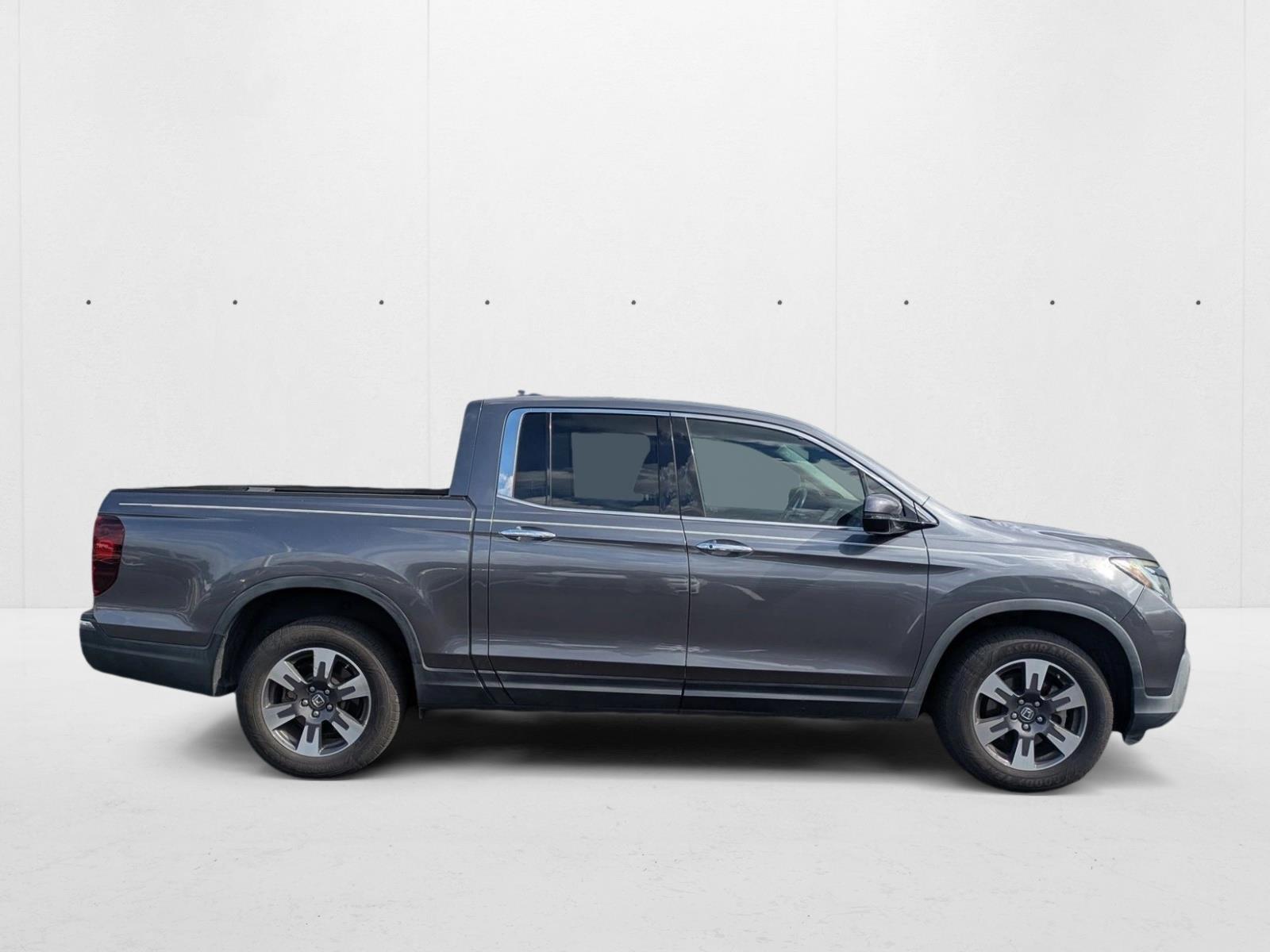 2019 Honda Ridgeline RTL-E photo 4