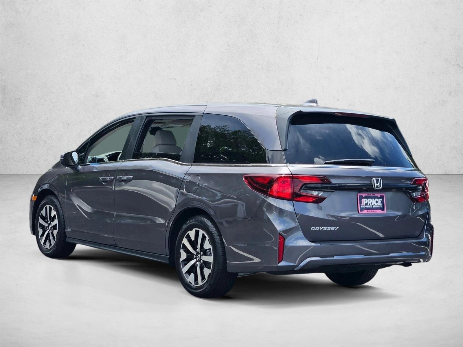 2026 Honda Odyssey EX-L - Photo 8