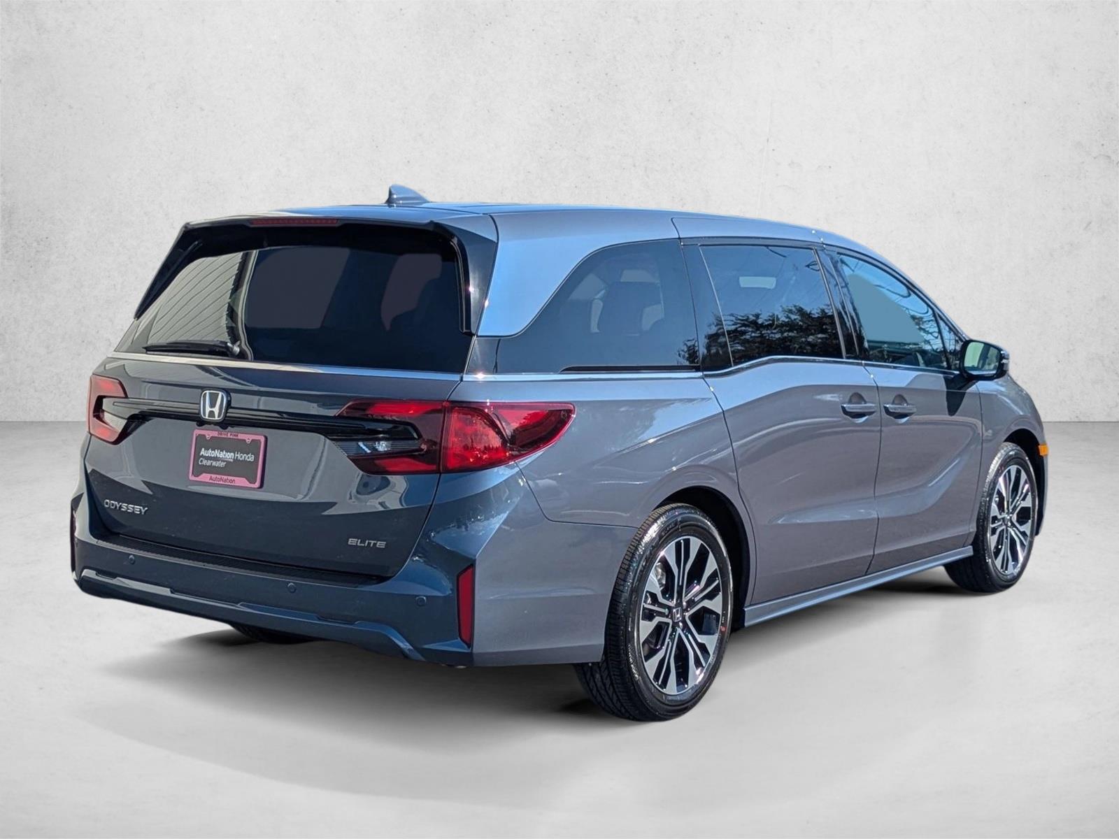 2026 Honda Odyssey Elite photo 2