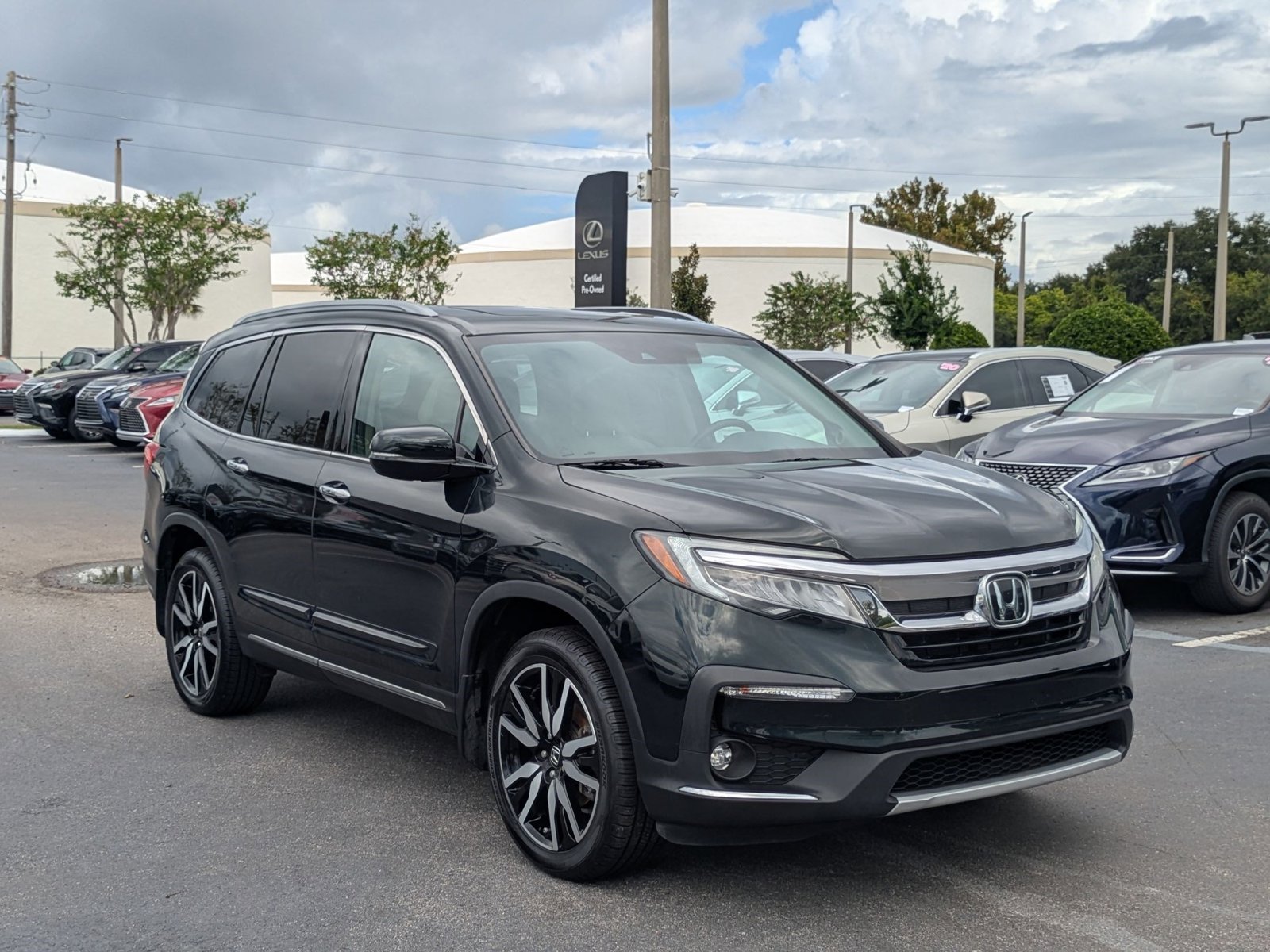 2021 Honda Pilot Touring photo 3