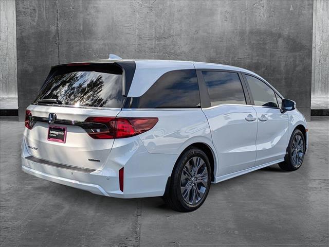 2025 Honda Odyssey Touring photo 2