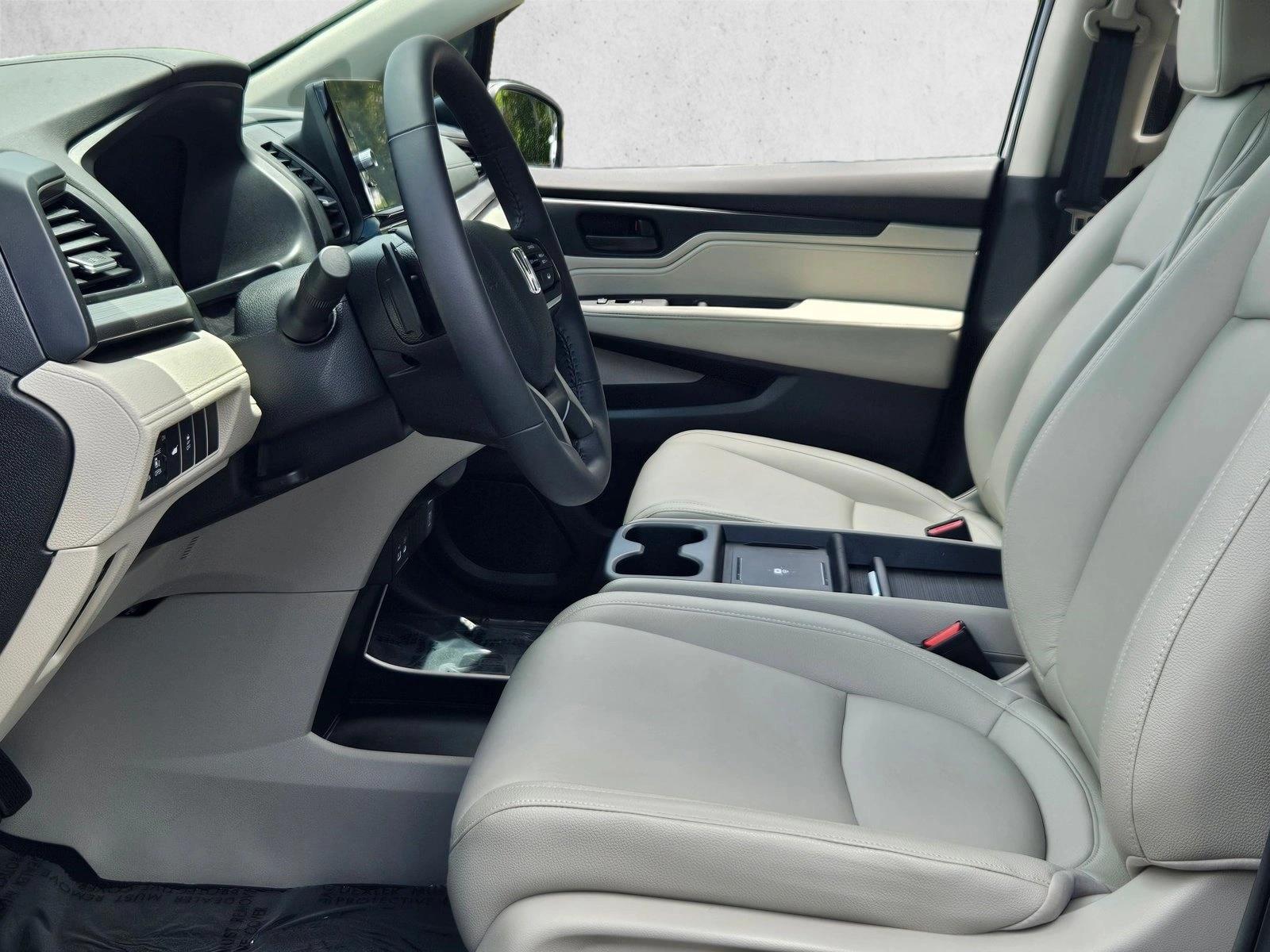 2026 Honda Odyssey EX-L - Photo 16
