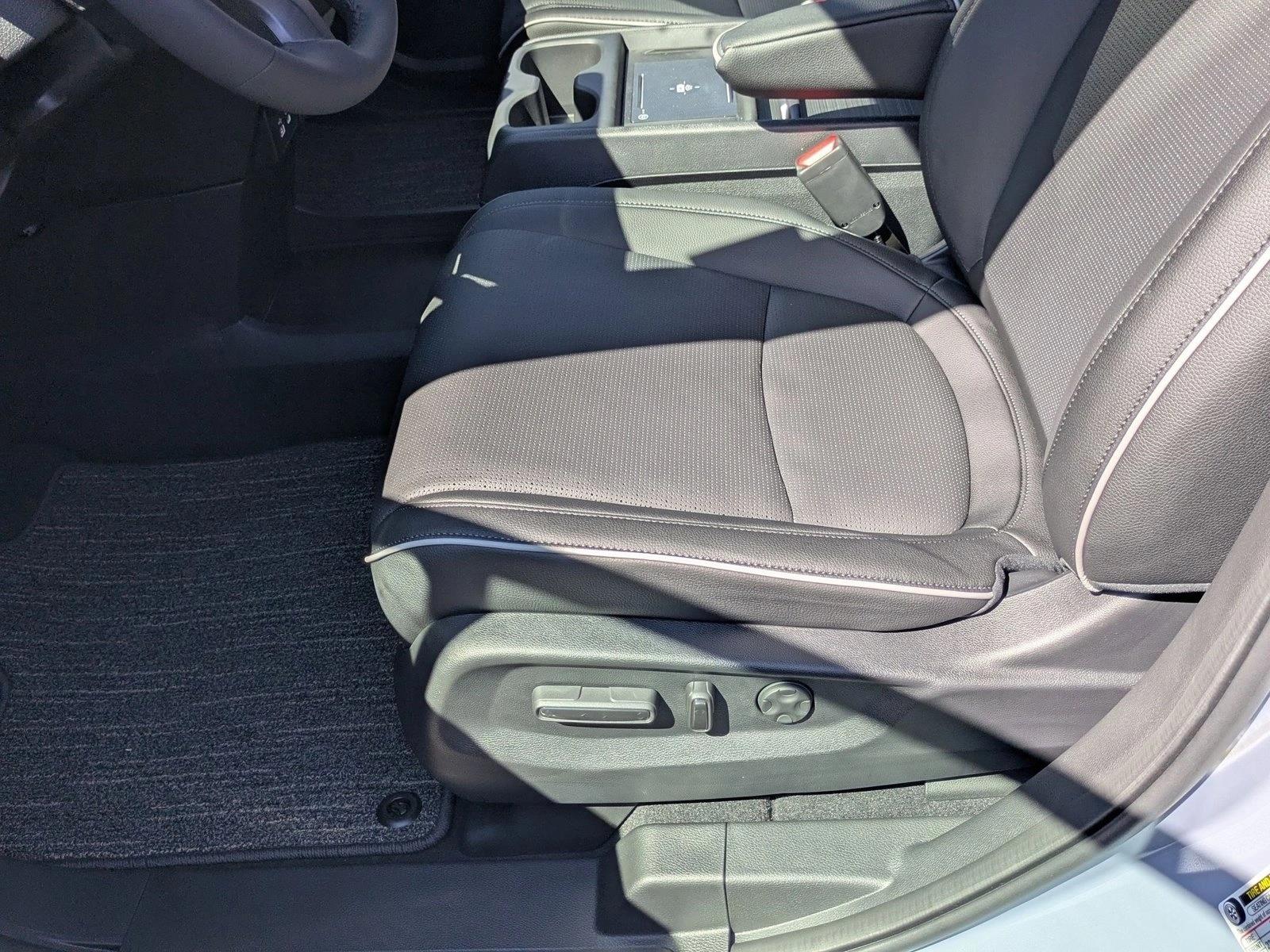 2026 Honda Odyssey Elite photo 4