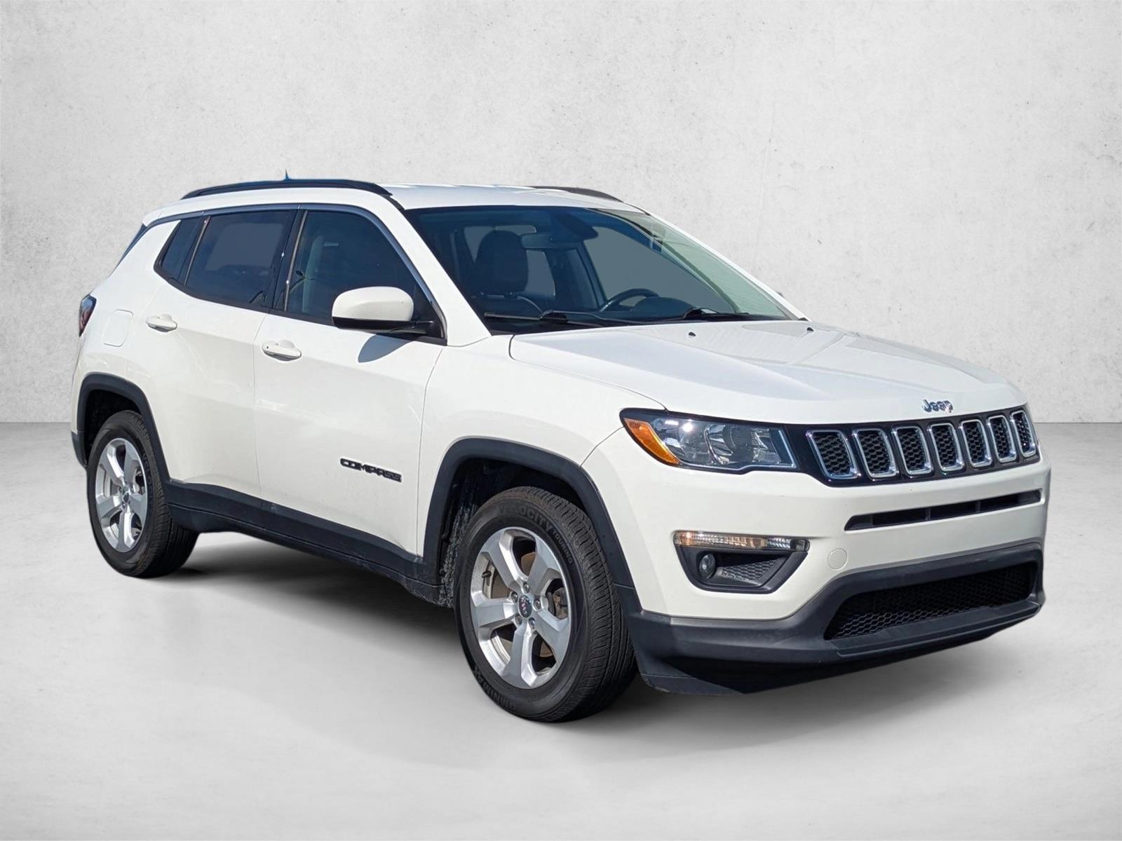 2020 Jeep Compass Latitude photo 2