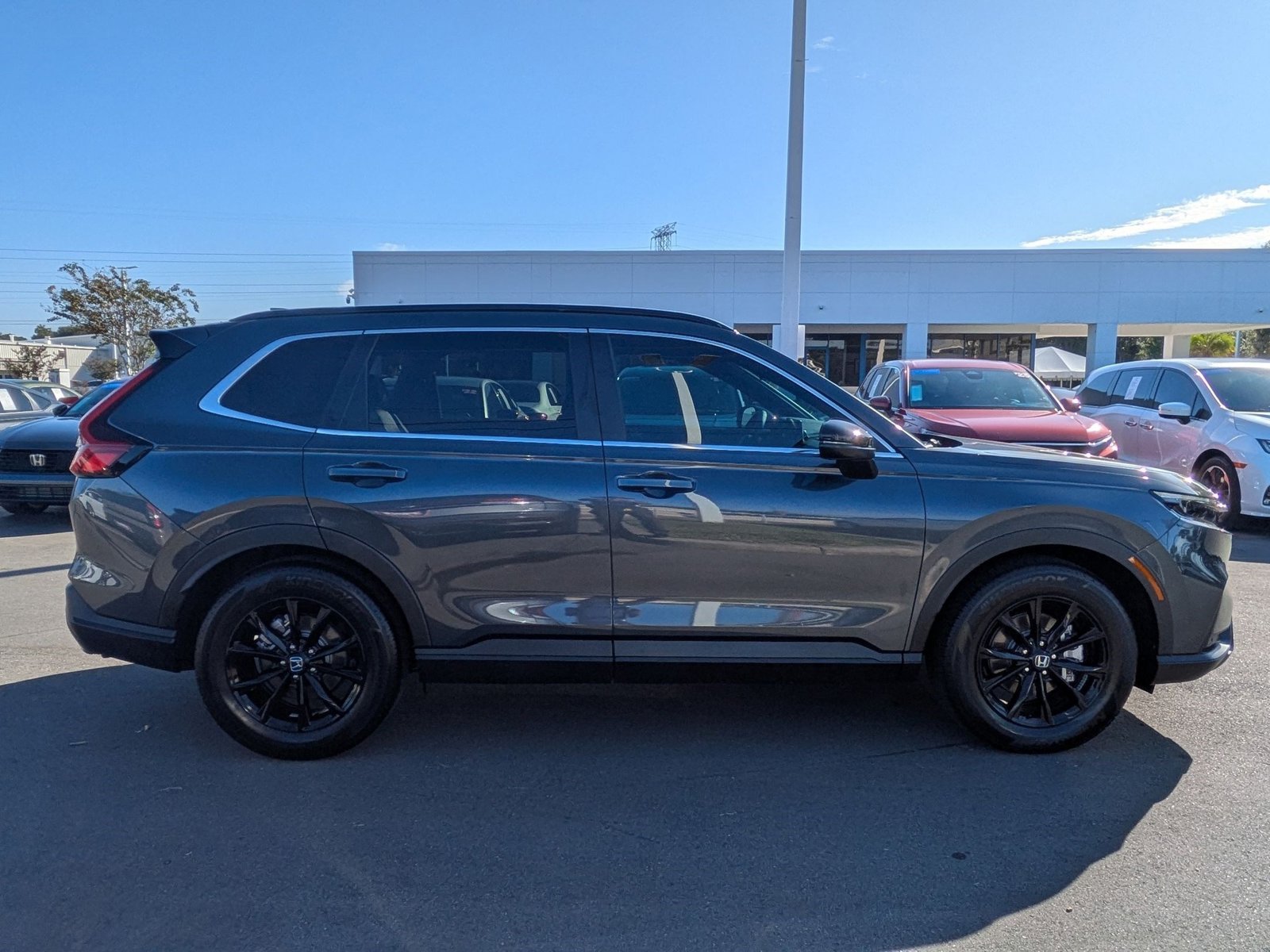 2025 Honda CR-V Hybrid Sport-L photo 4