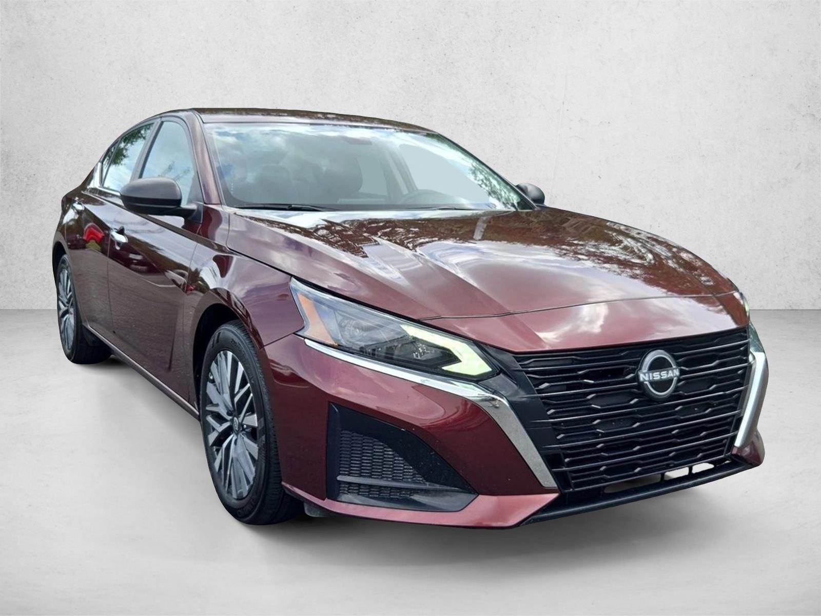 Used 2025 Nissan Altima SV Sedan