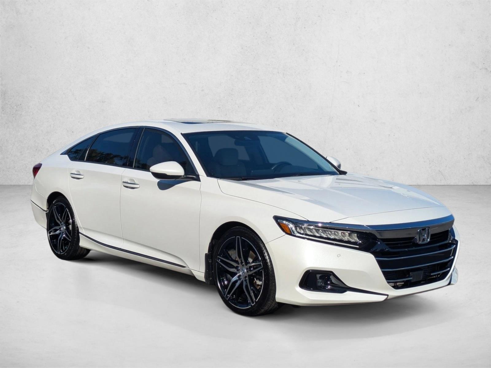 2021 Honda Accord Touring 2.0T photo 3