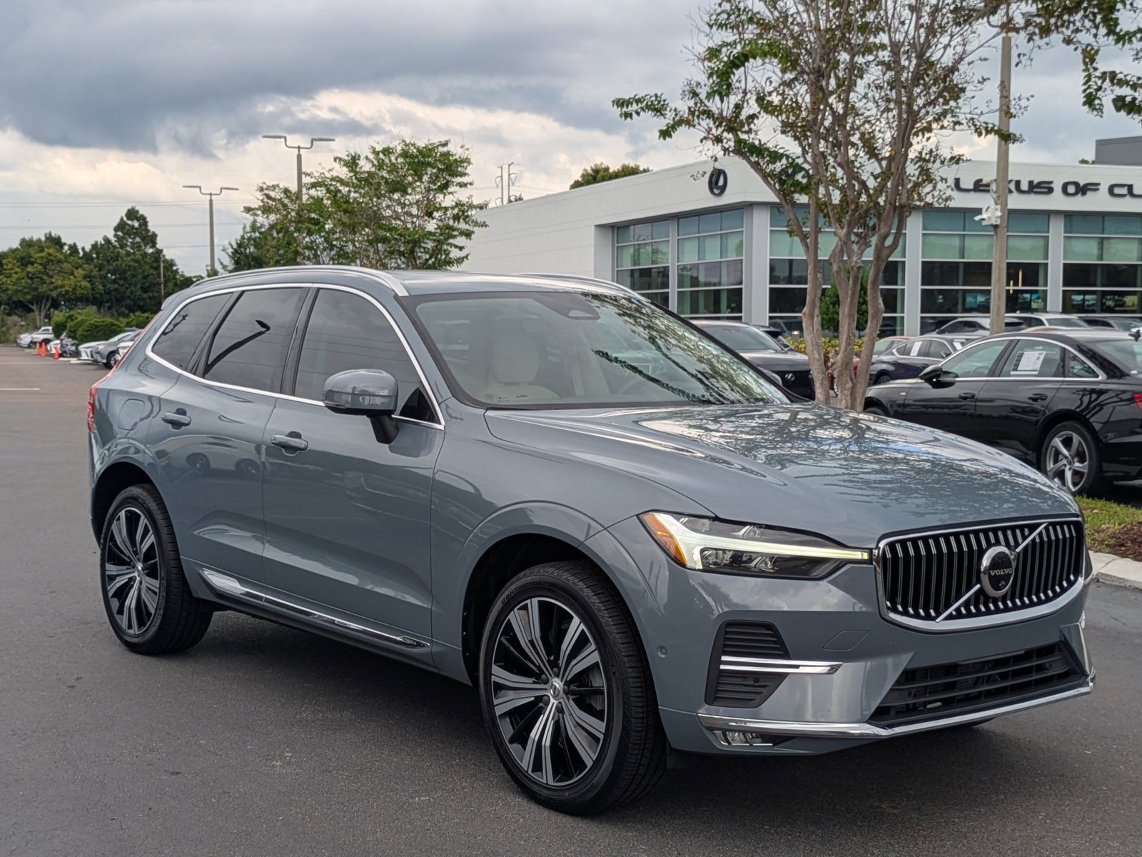 2022 Volvo XC60 Inscription photo 3