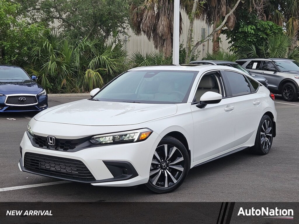 Used 2024 Honda Civic EX-L Hatchback